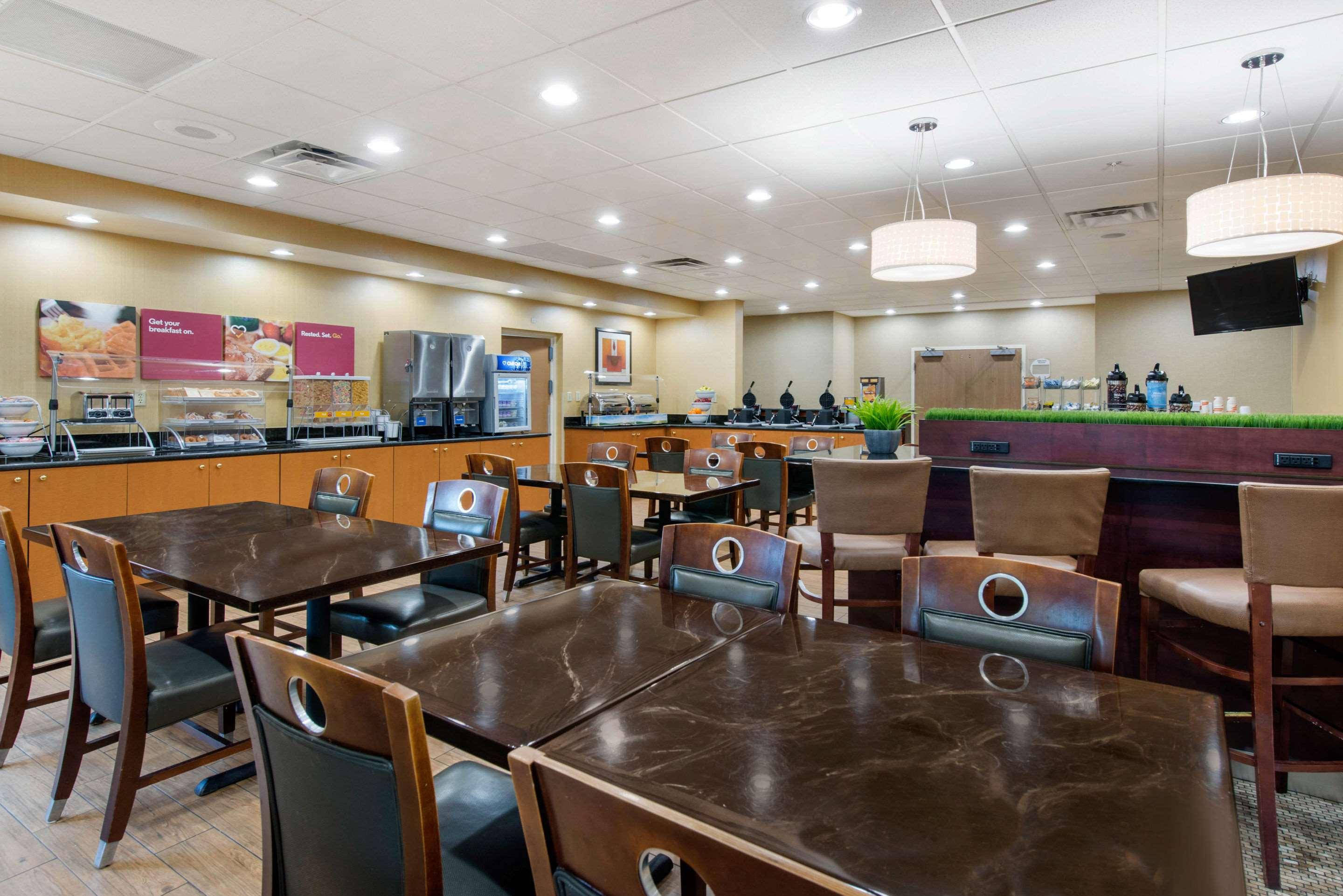 Comfort Suites Near Universal Orlando Resort by null