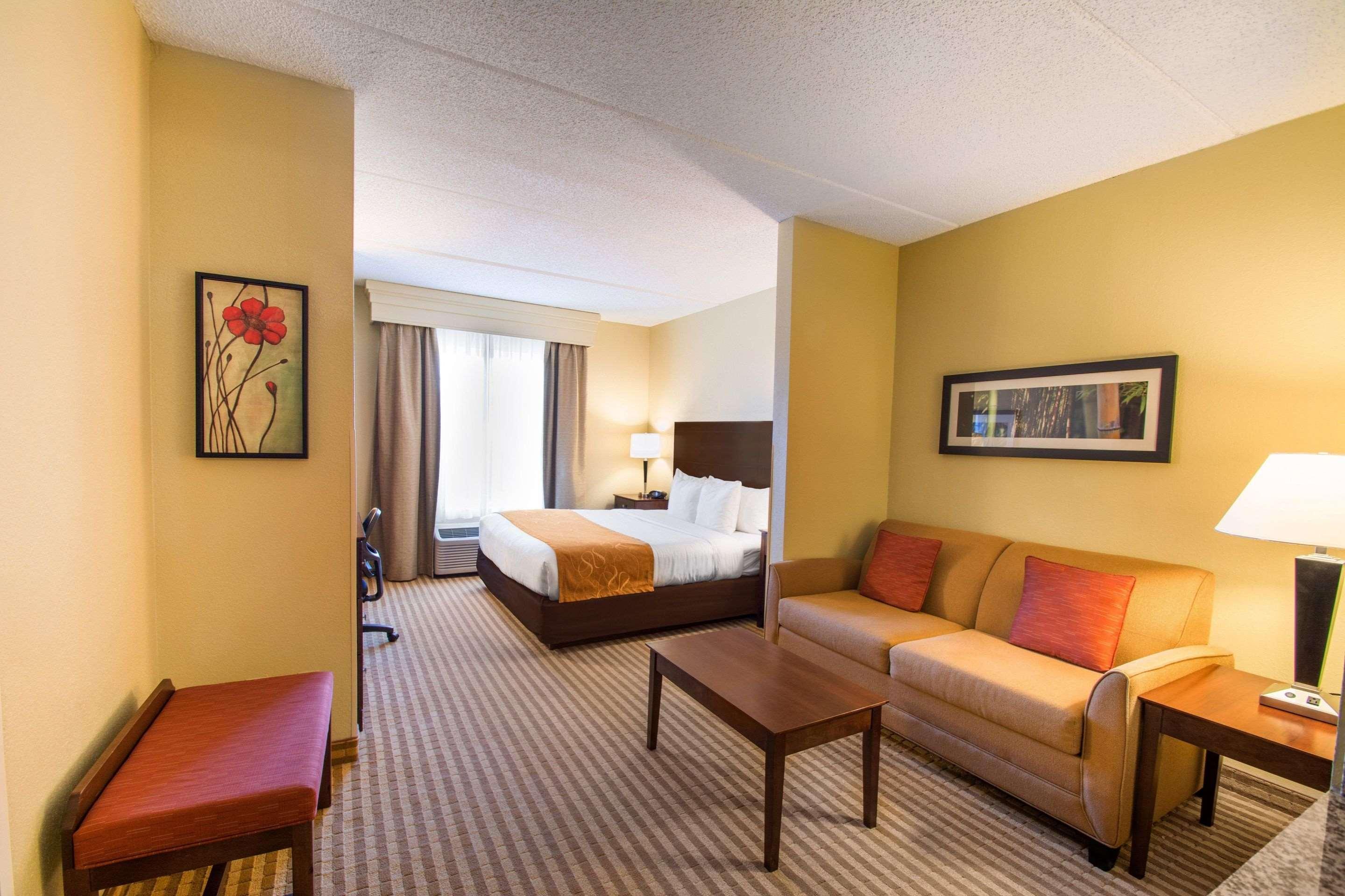 Comfort Suites Near Universal Orlando Resort by null
