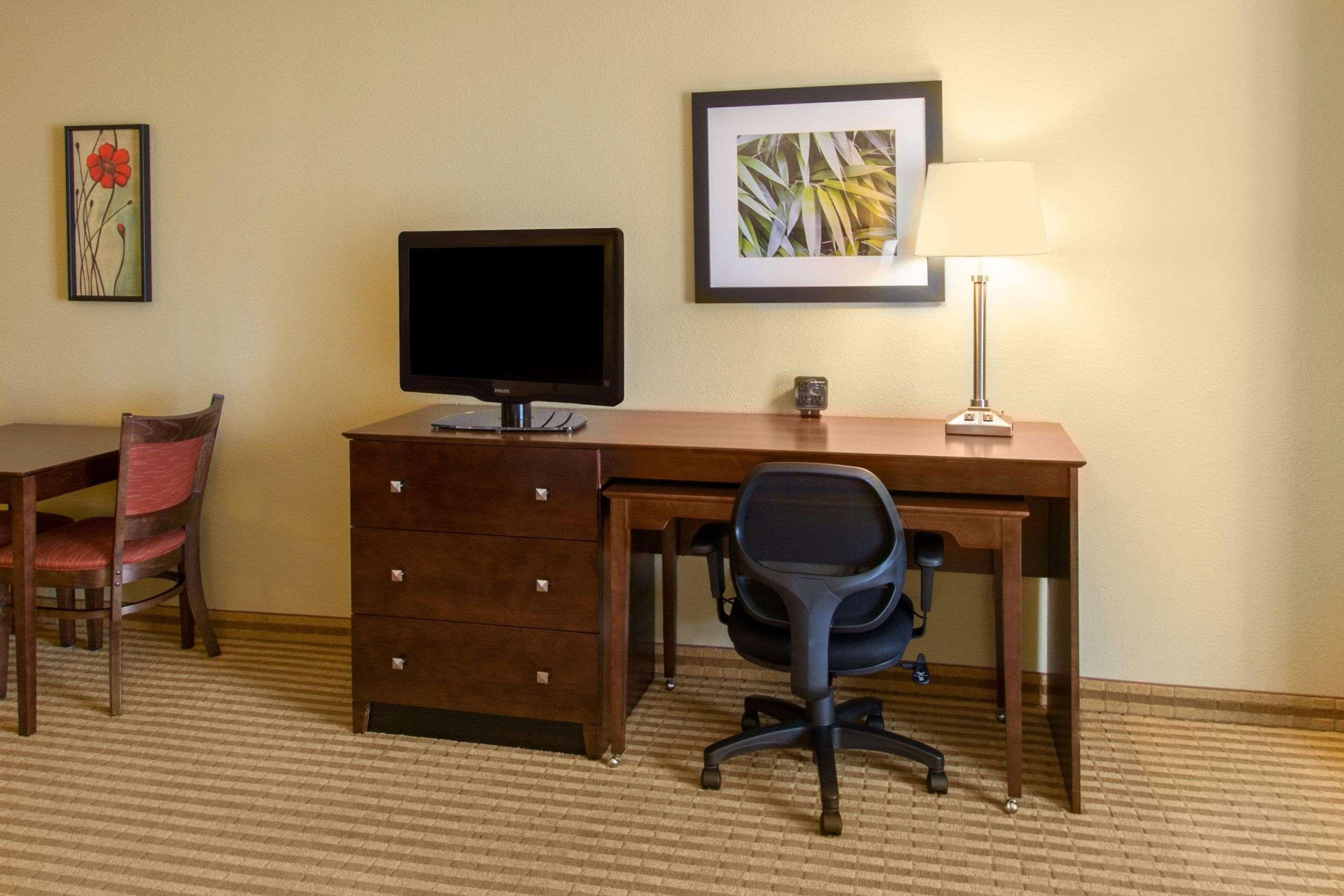 Comfort Suites Near Universal Orlando Resort by null