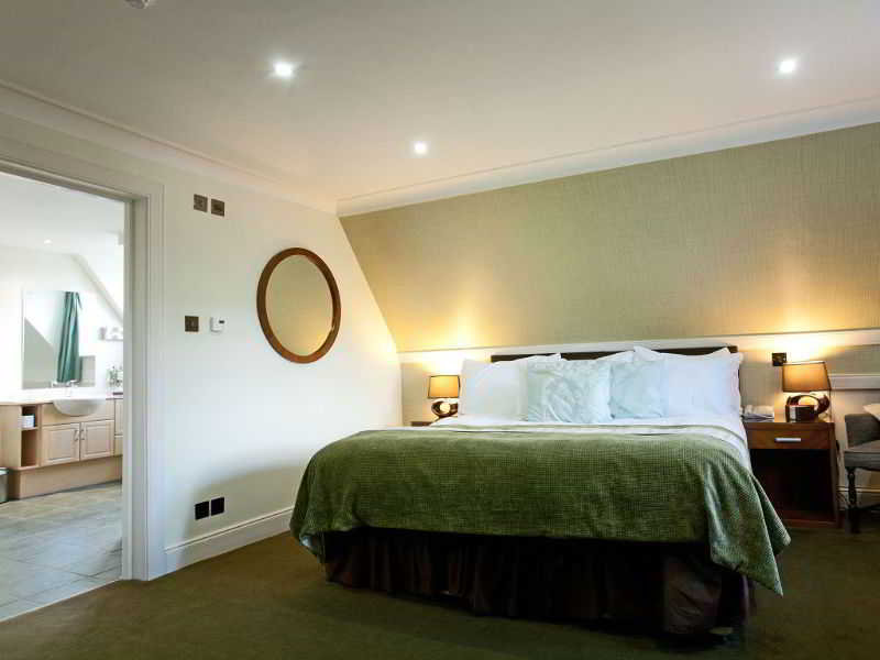 The Lovat Hotel & Restaurant by null