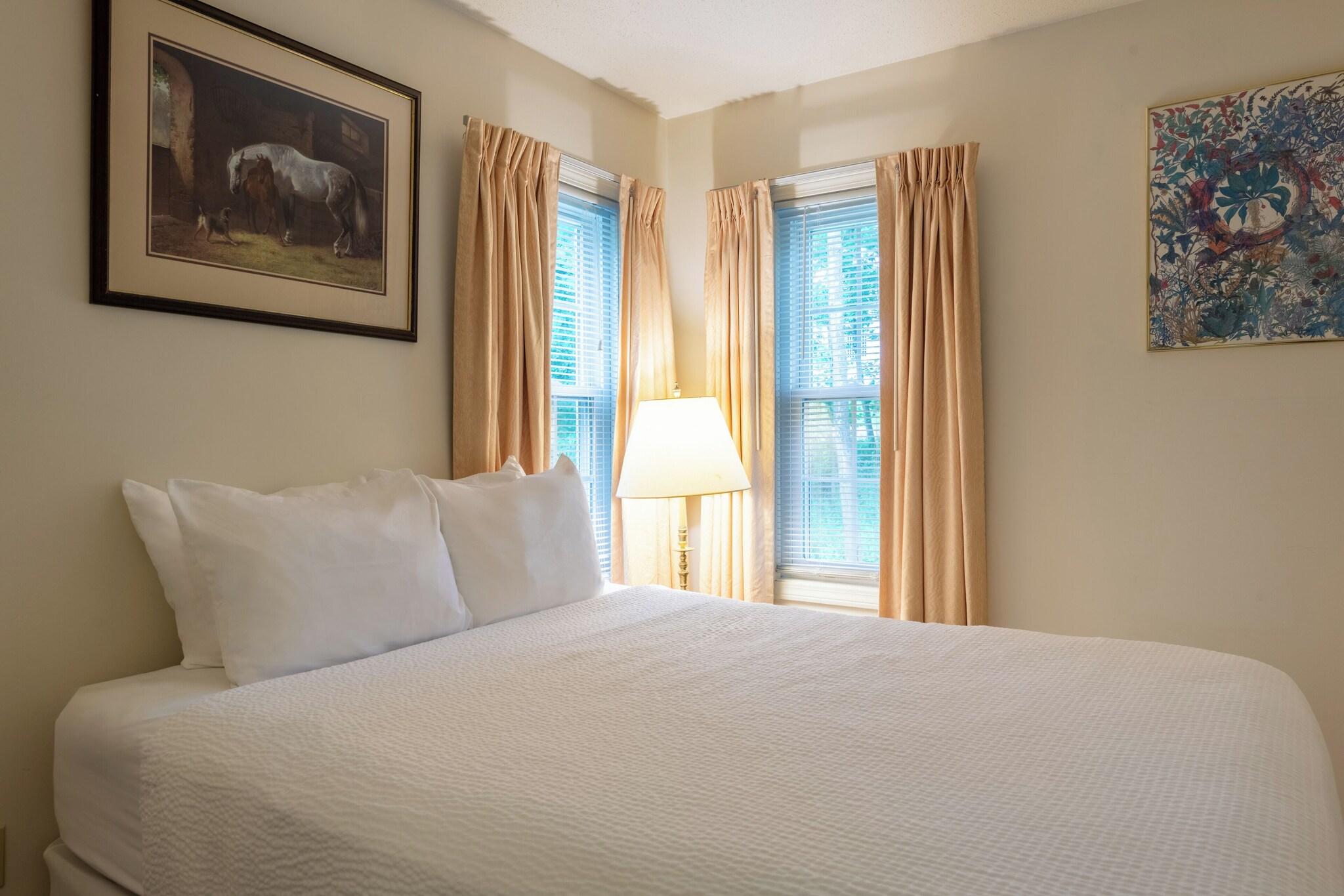 The Harraseeket Inn and Event House by null