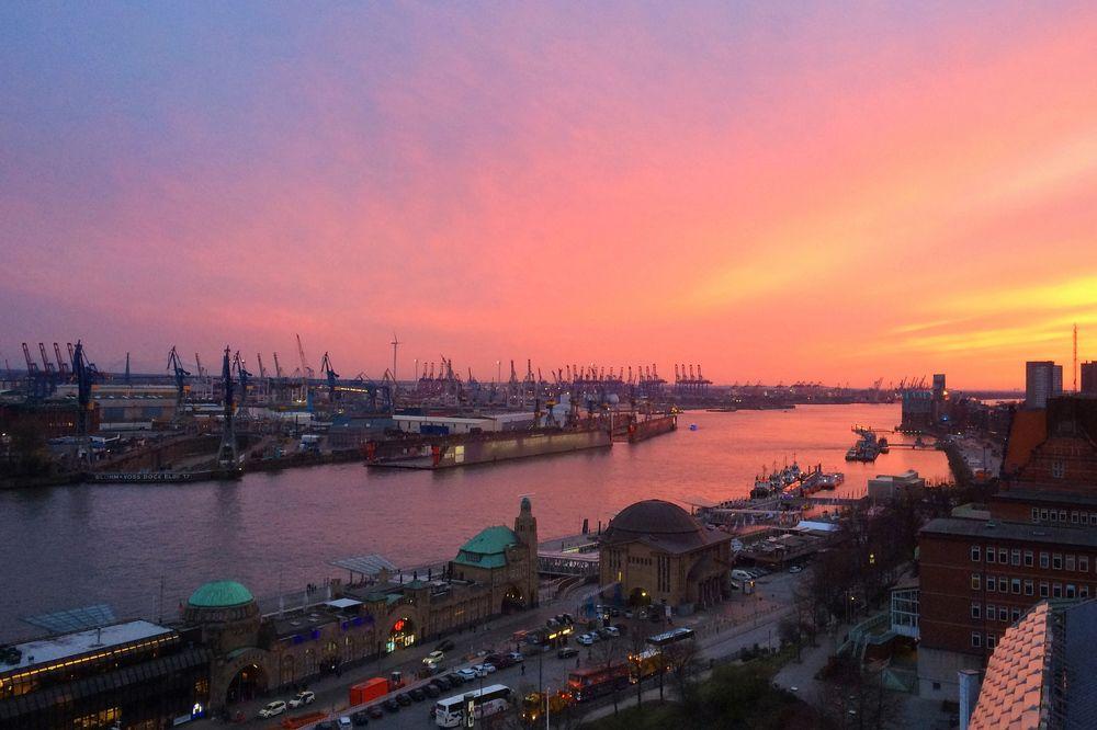Hotel Hafen Hamburg by null