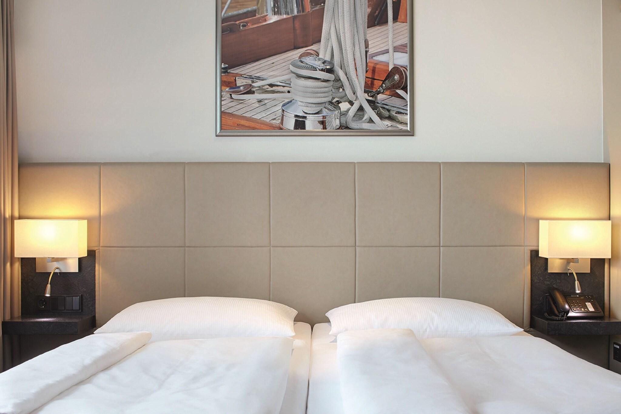 Hotel Hafen Hamburg by null