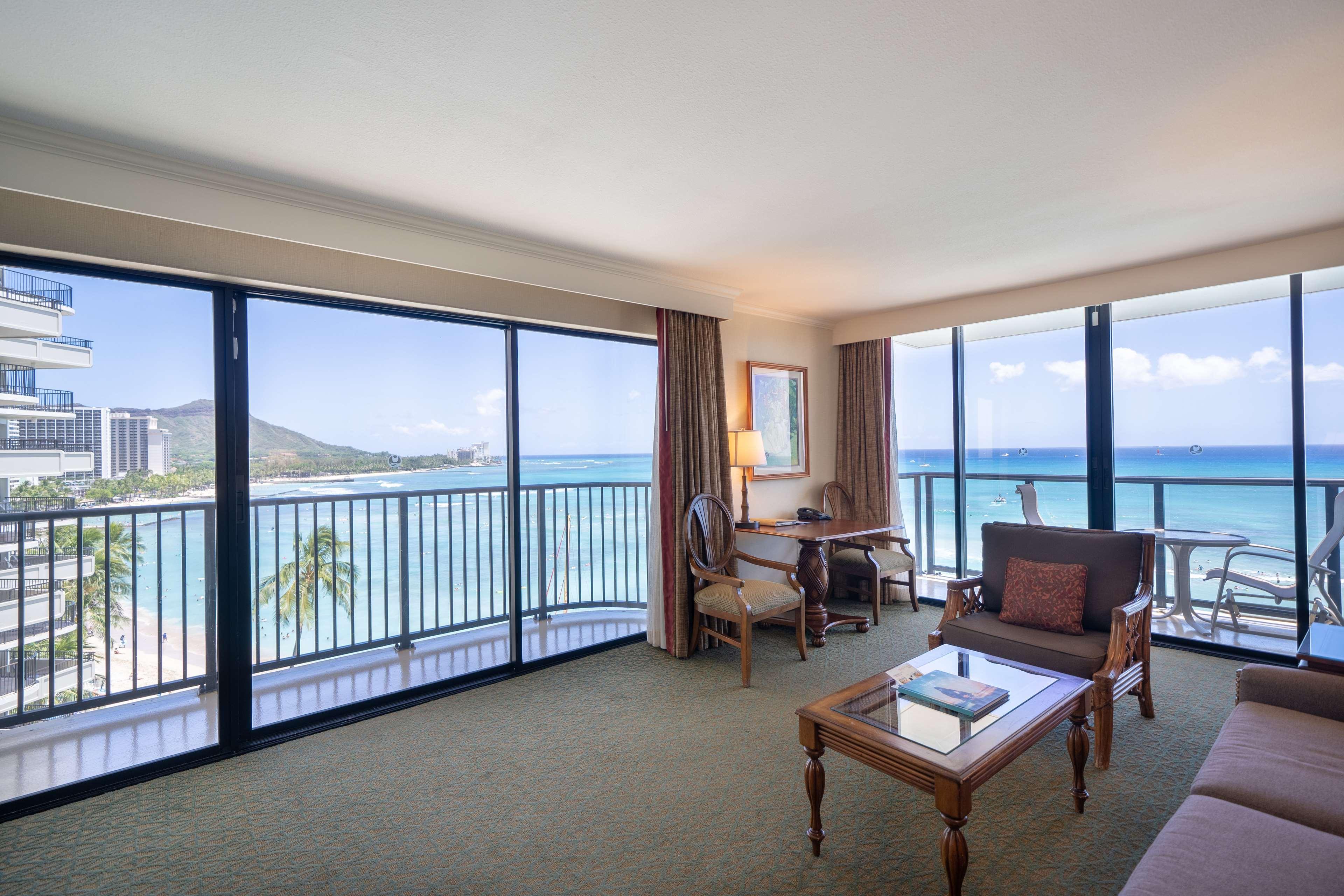 Outrigger Waikiki Beach Resort by null