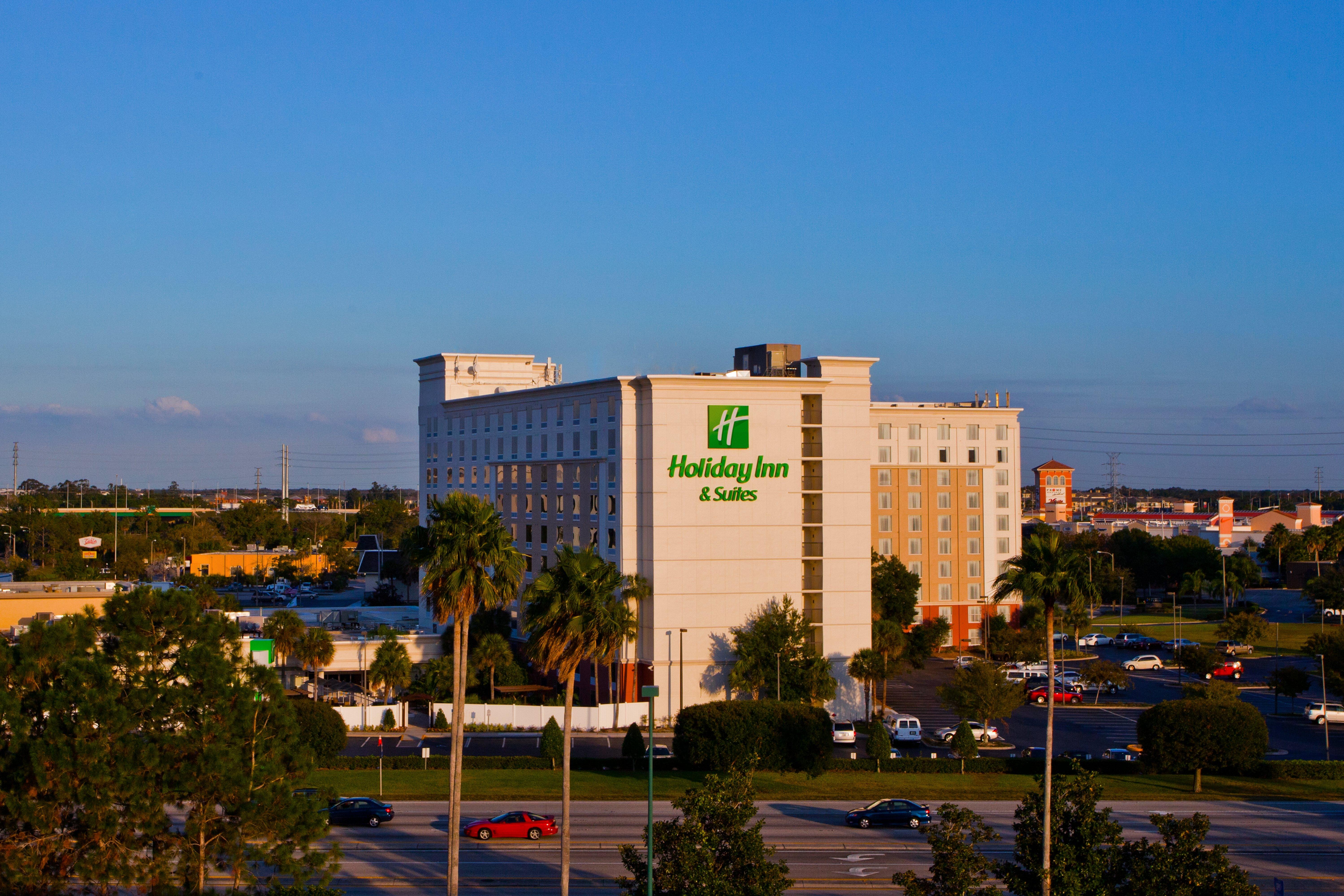 Holiday Inn & Suites Across from Universal Orlando
