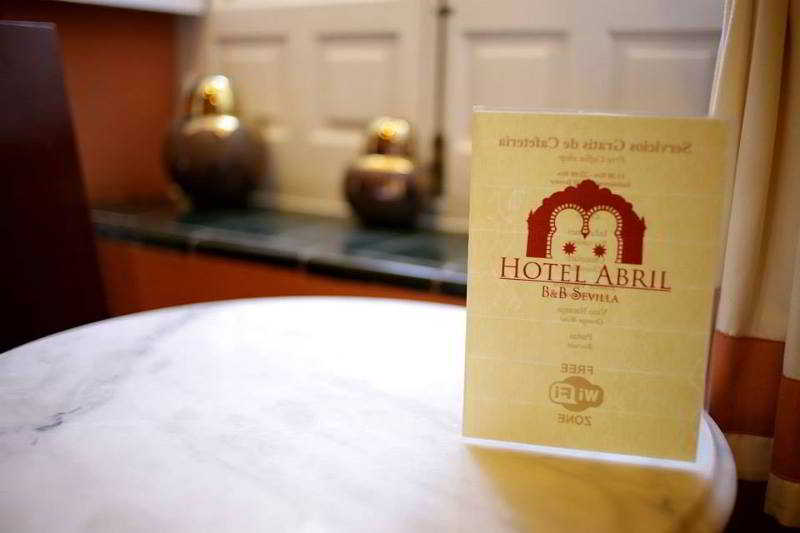 Hotel Abril