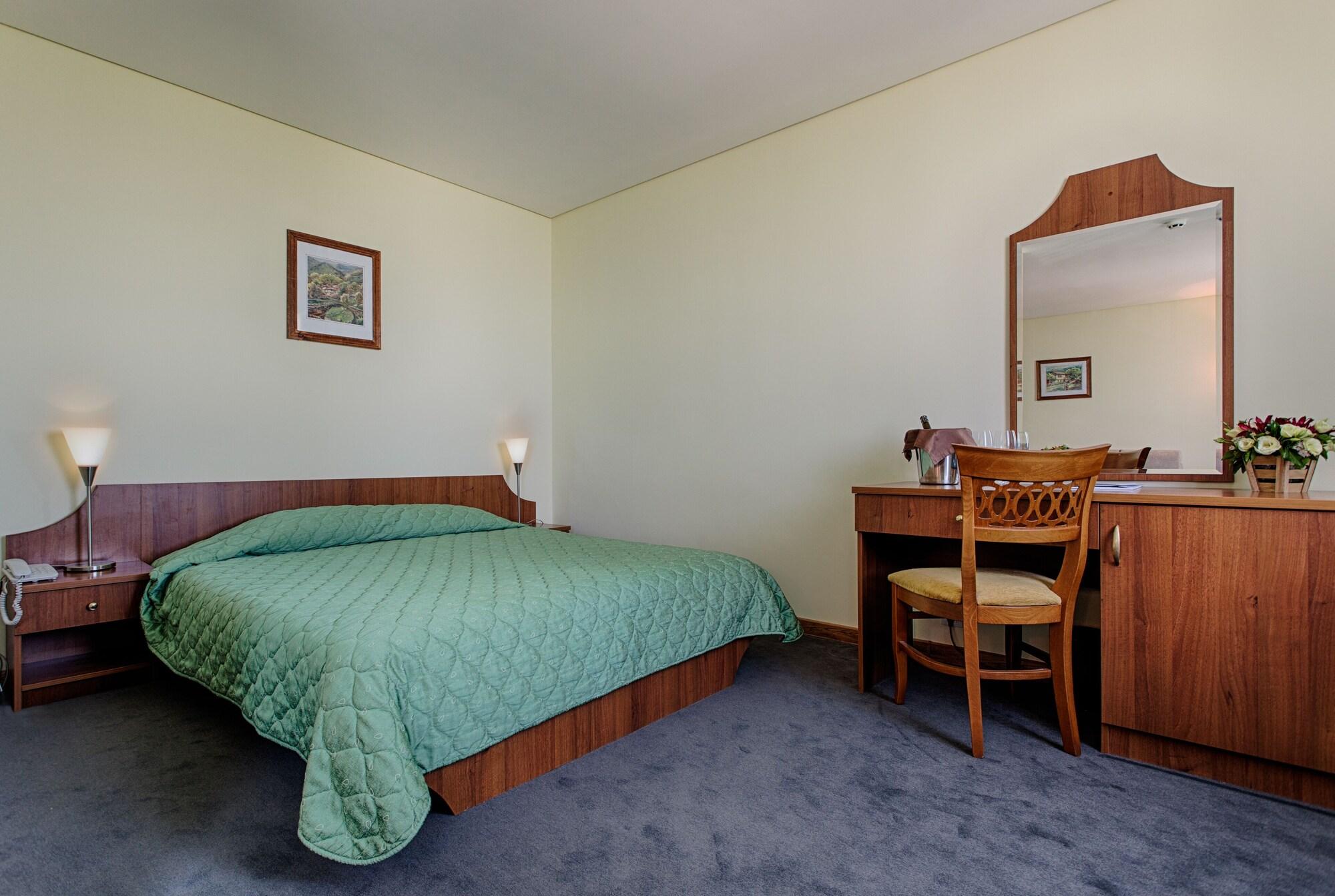 Hemus Hotel by null