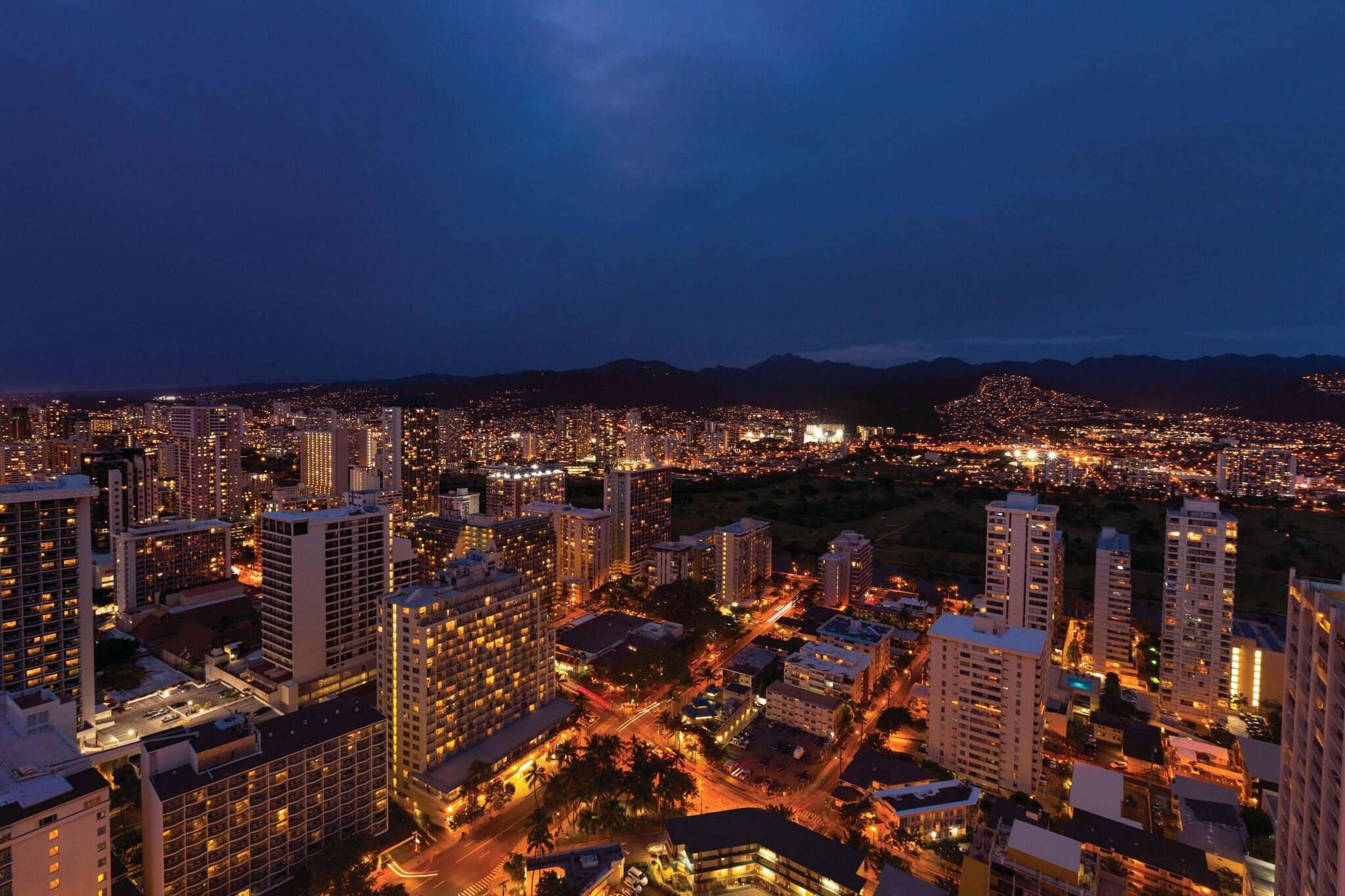 Hyatt Regency Waikiki Beach Resort and Spa by null
