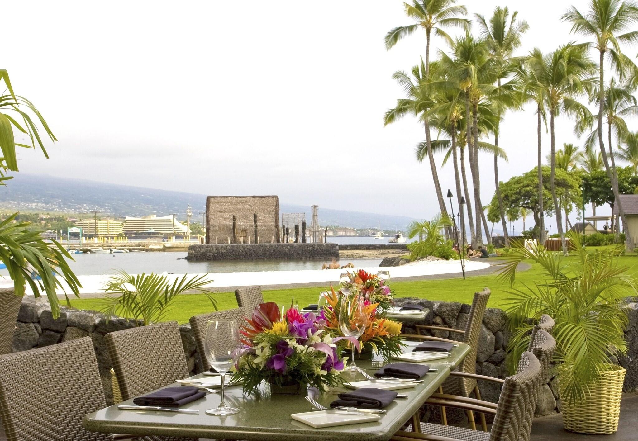 Courtyard King Kamehameha's Kona Beach Hotel by null