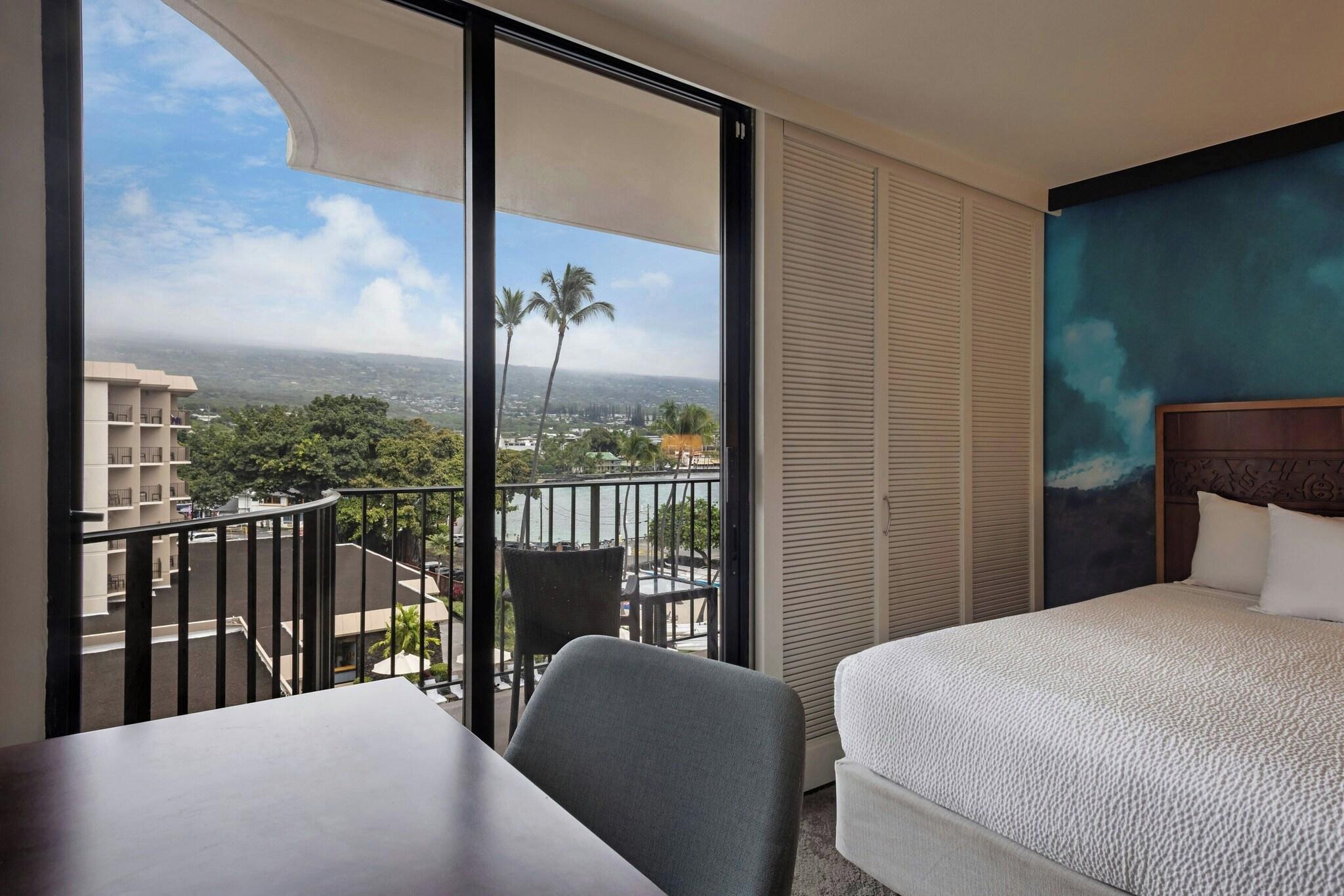 Courtyard by Marriott King Kamehameha's Kona Beach Hotel by null