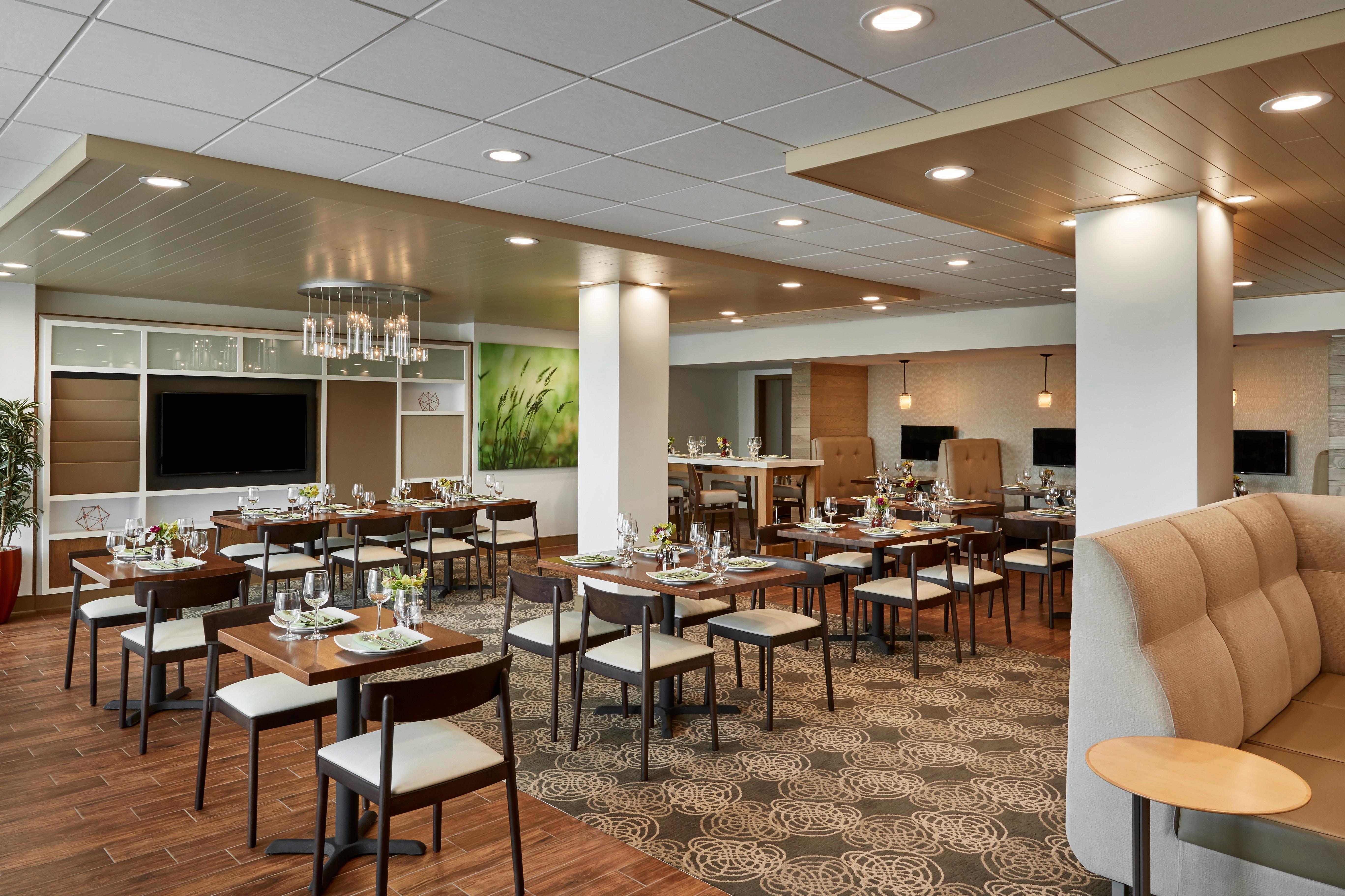 Holiday Inn Alexandria - Carlyle by IHG