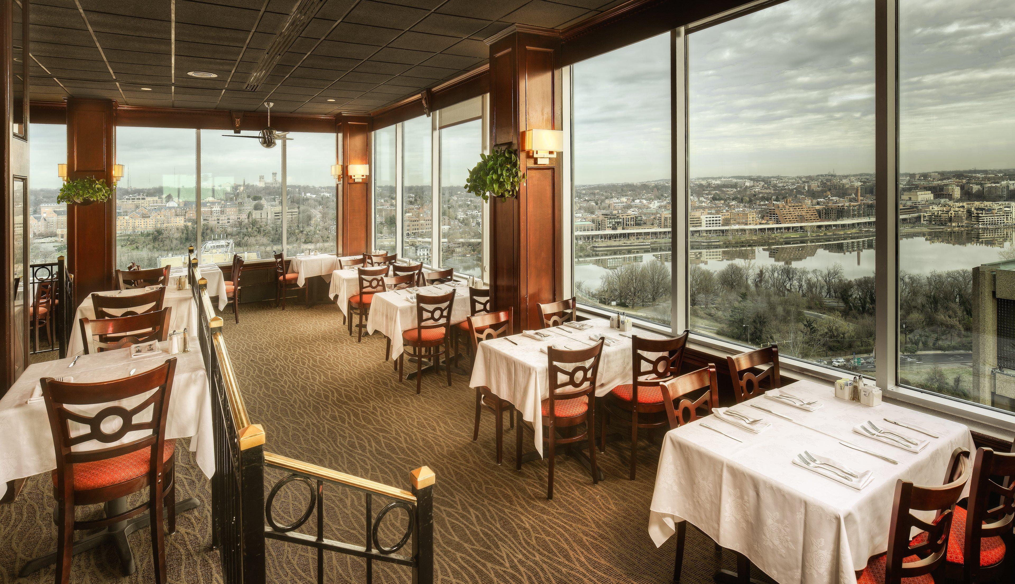 Holiday Inn Rosslyn at Key Bridge