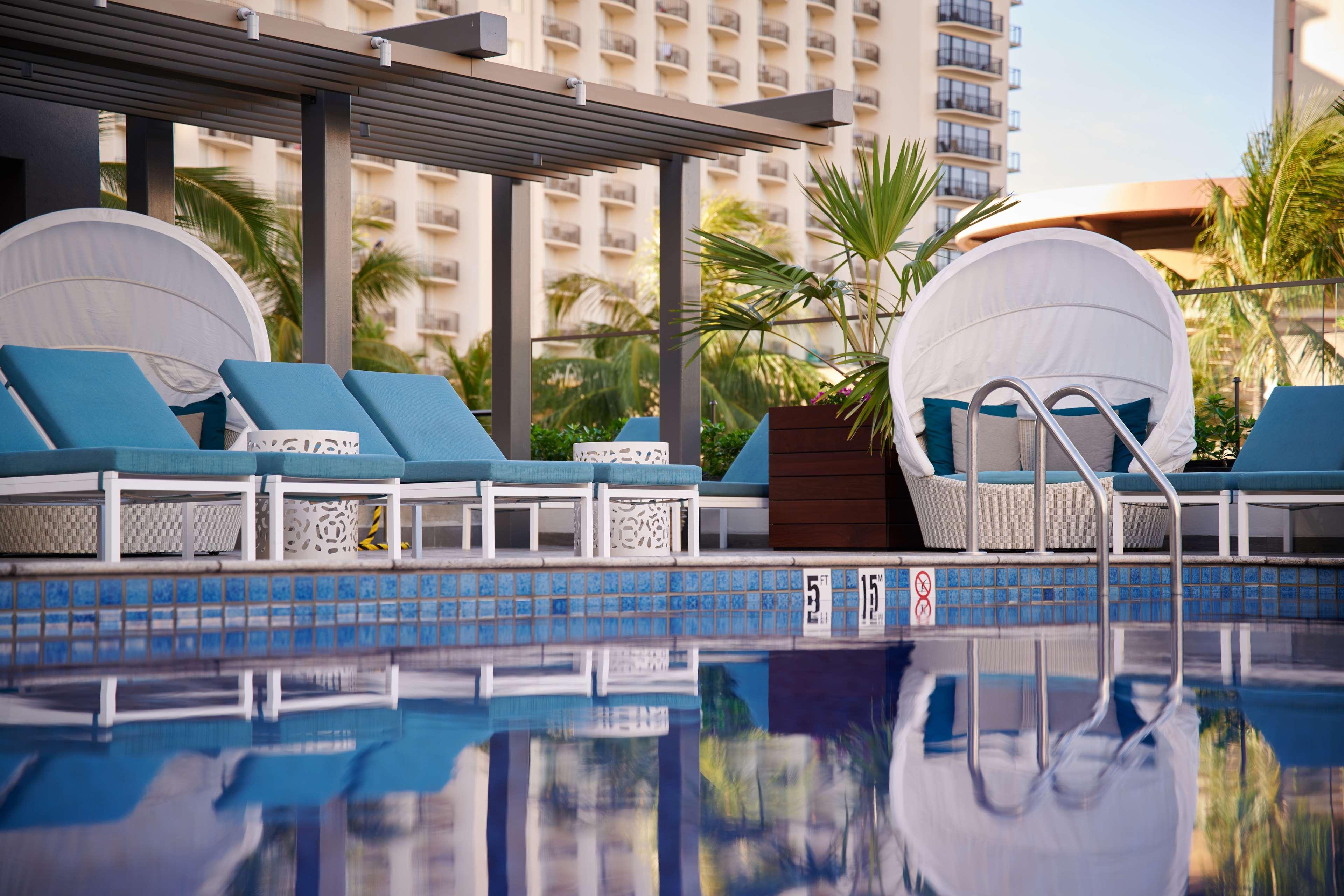 OUTRIGGER Waikiki Beachcomber Hotel by null