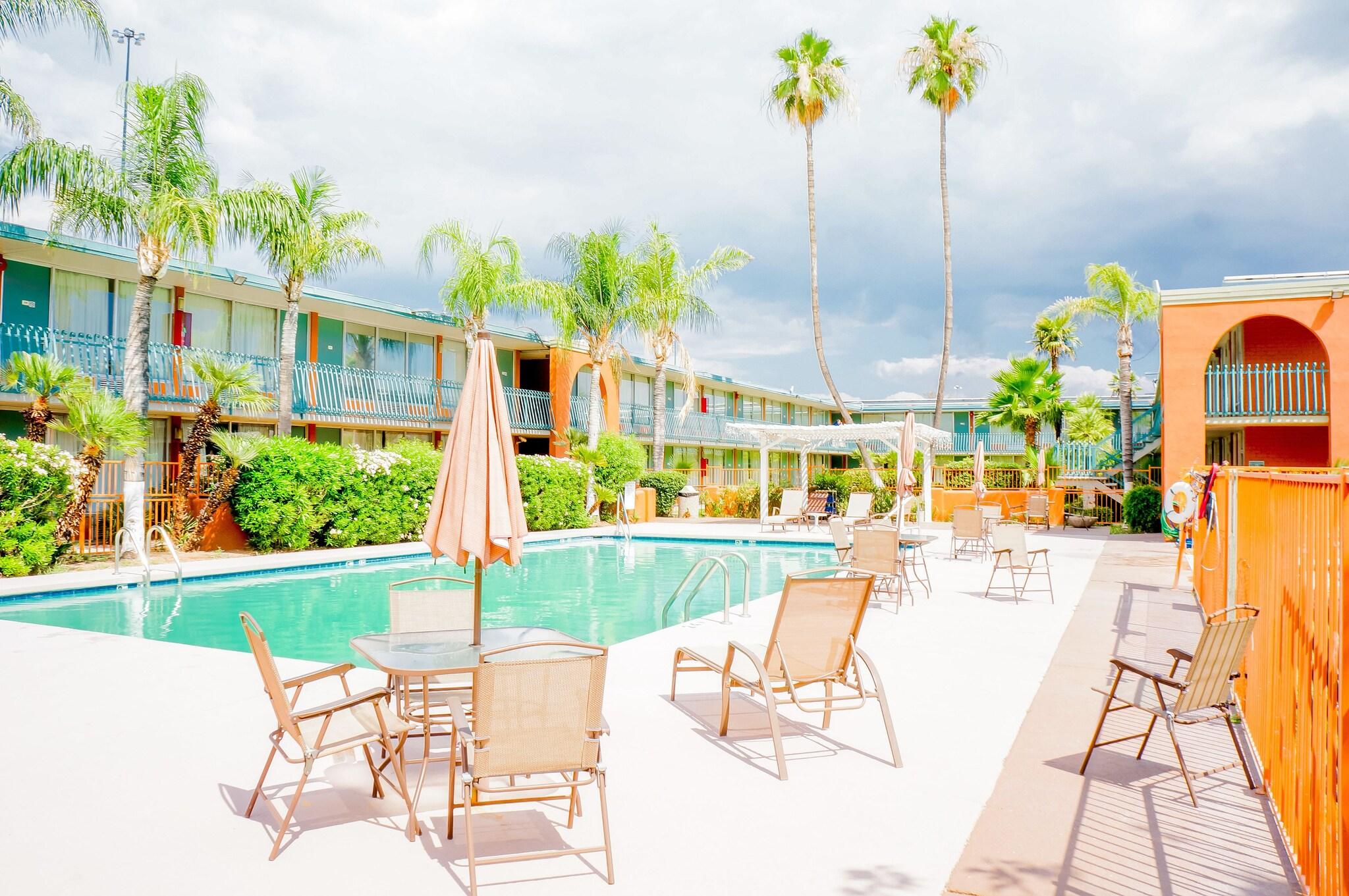 Grand Luxe Hotel & Resort