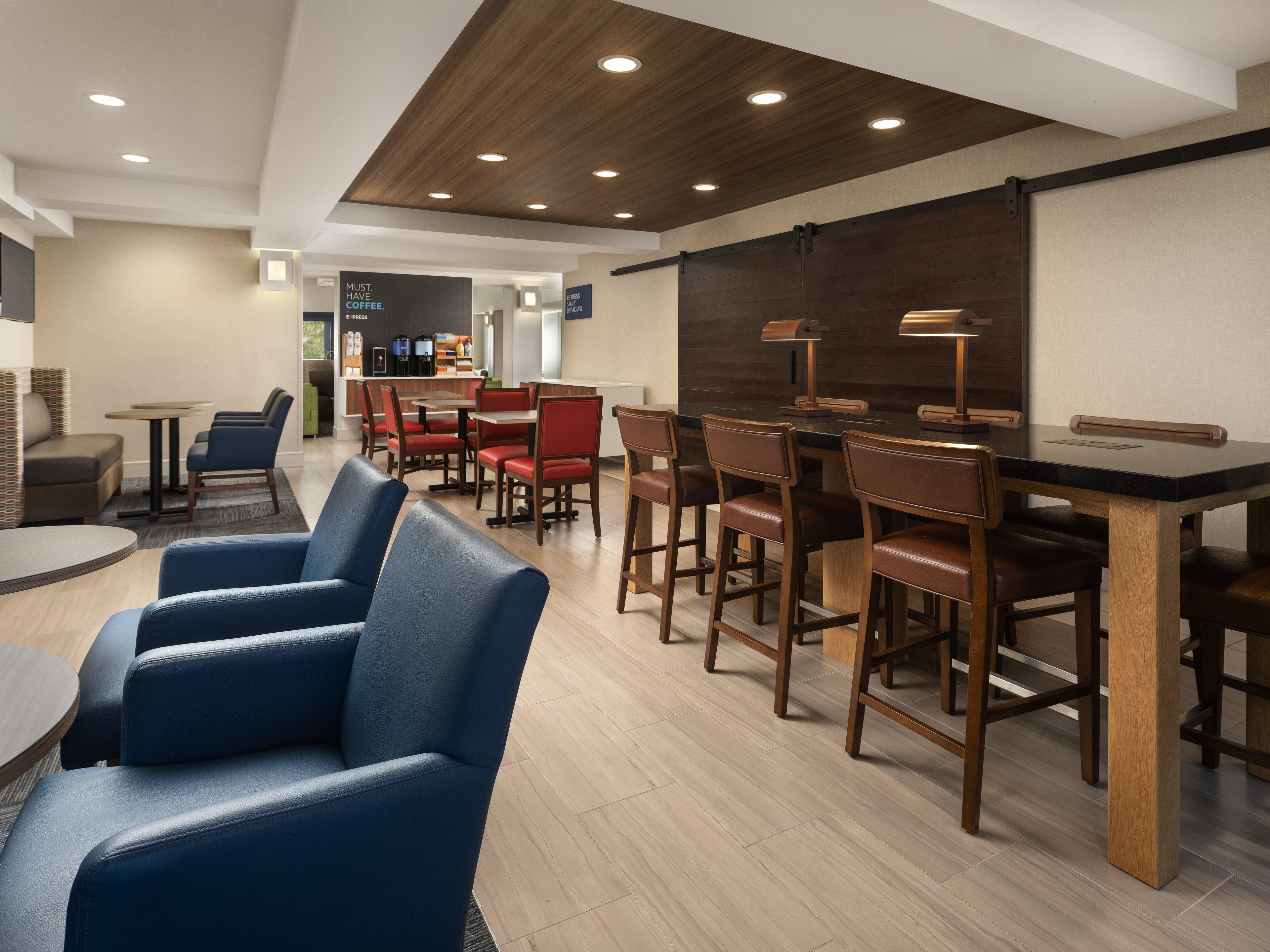 Holiday Inn Express & Suites Belmont By IHG