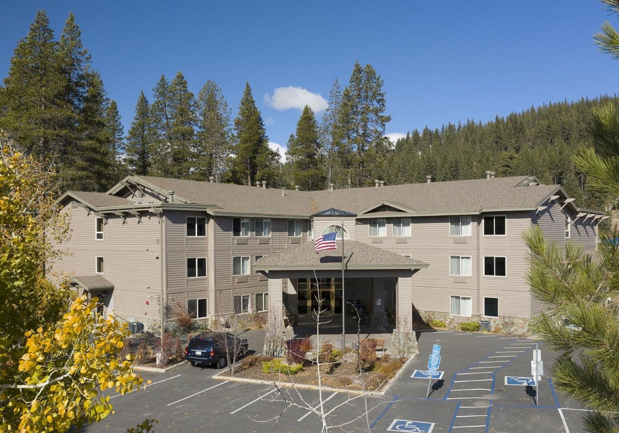 Truckee Donner Lodge by null