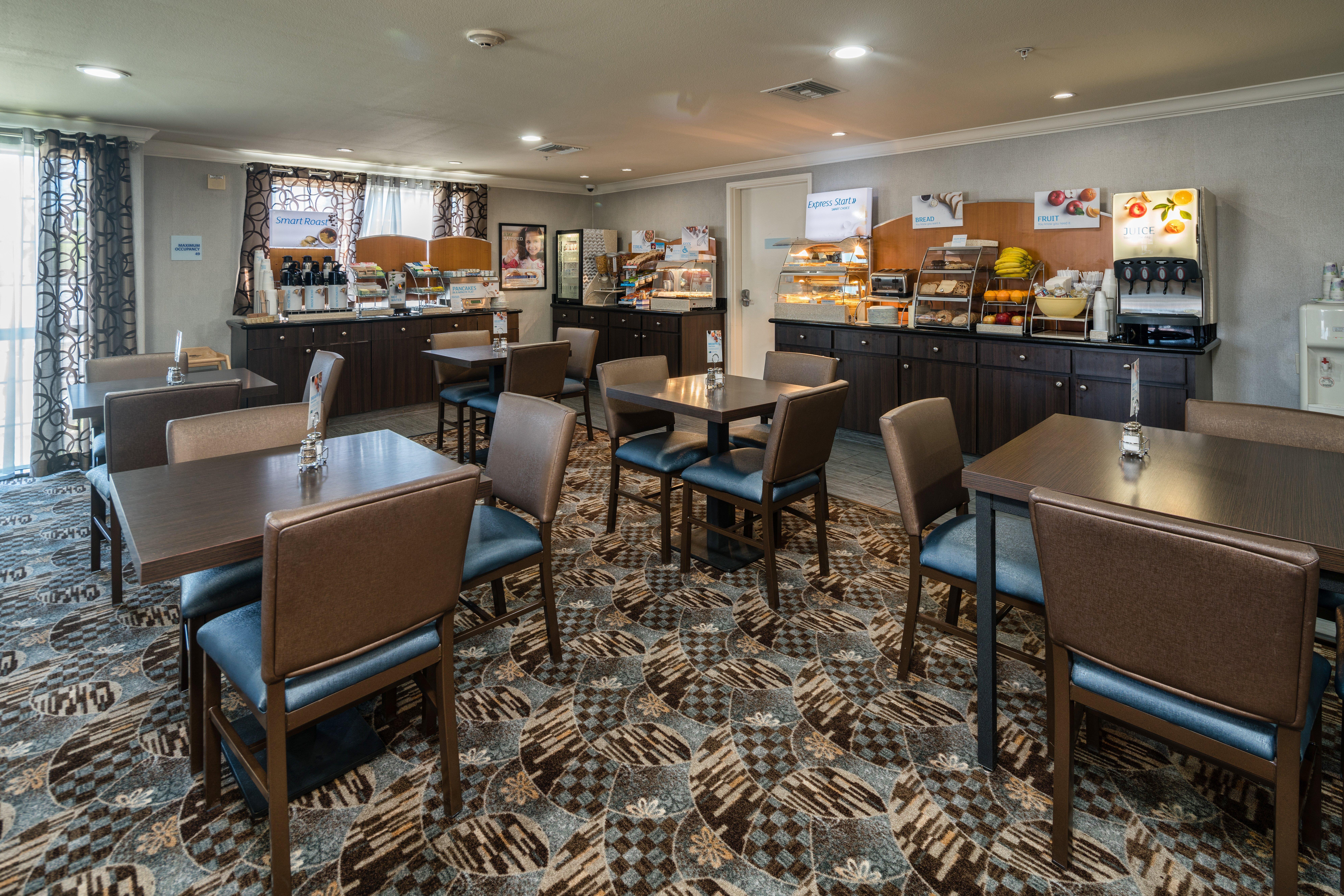 Holiday Inn Express & Suites Santa Clara By IHG