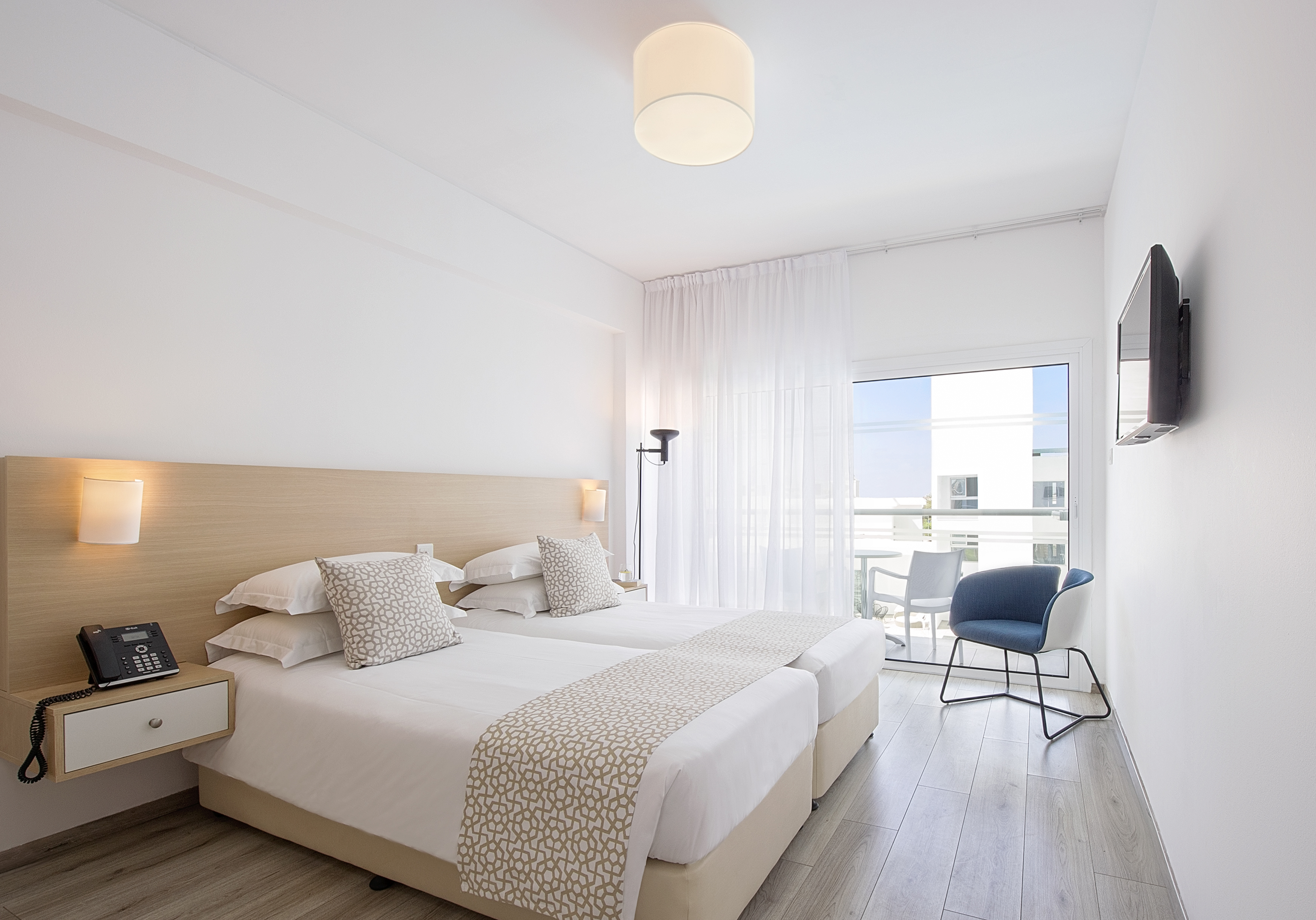 Suite, 2 makuuhuonetta, vue sur la piscine