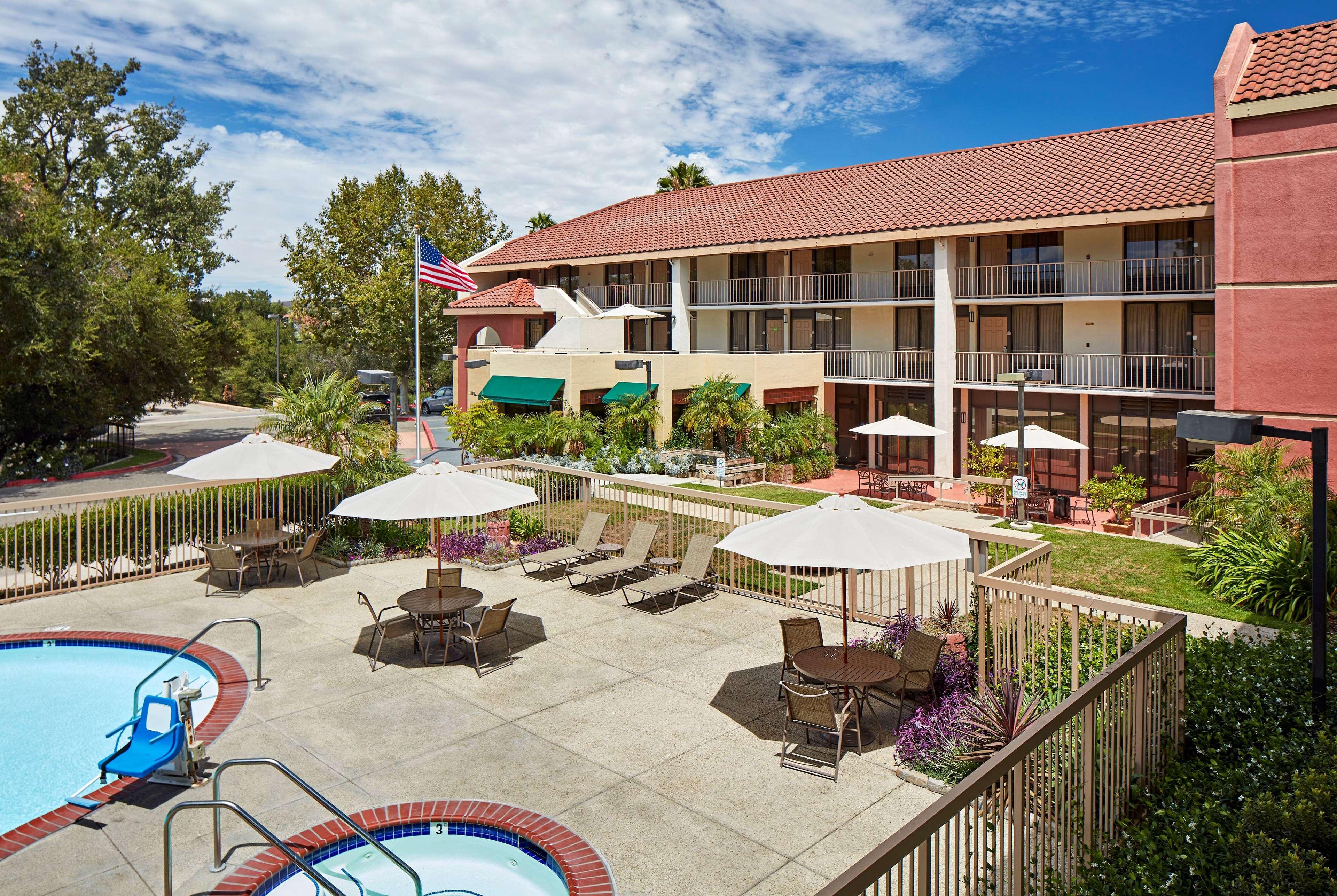 La Quinta Inn & Suites by Wyndham Thousand Oaks-Newbury Park image
