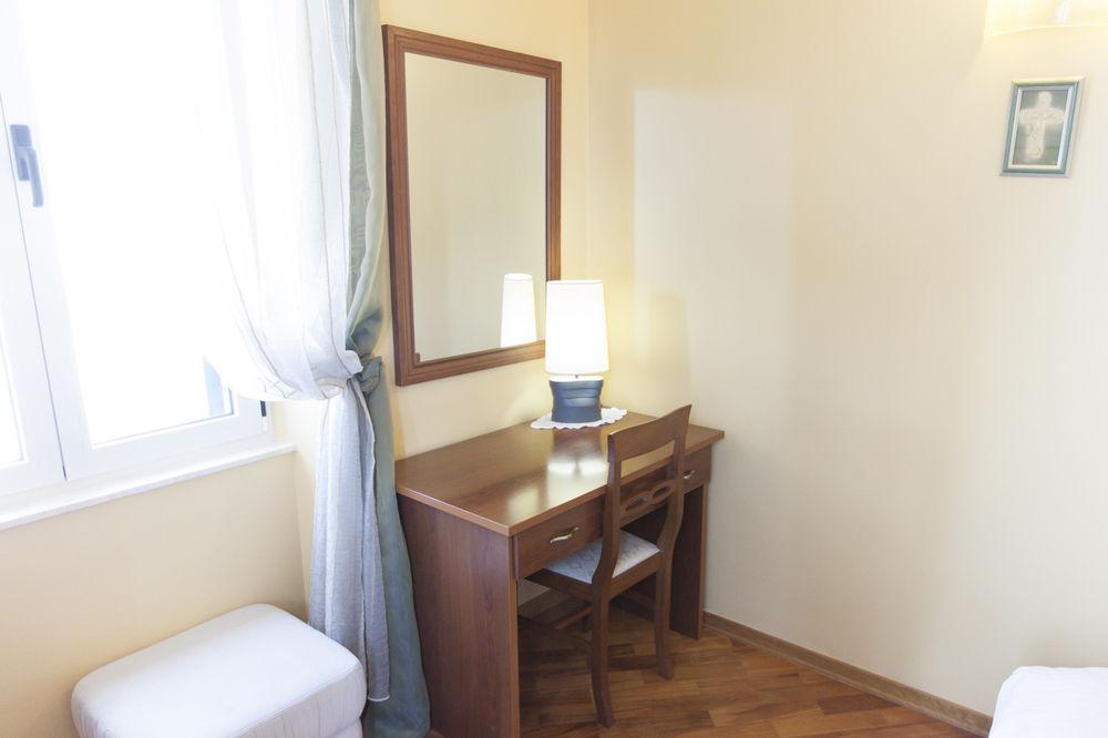 Hotel Peristil by null