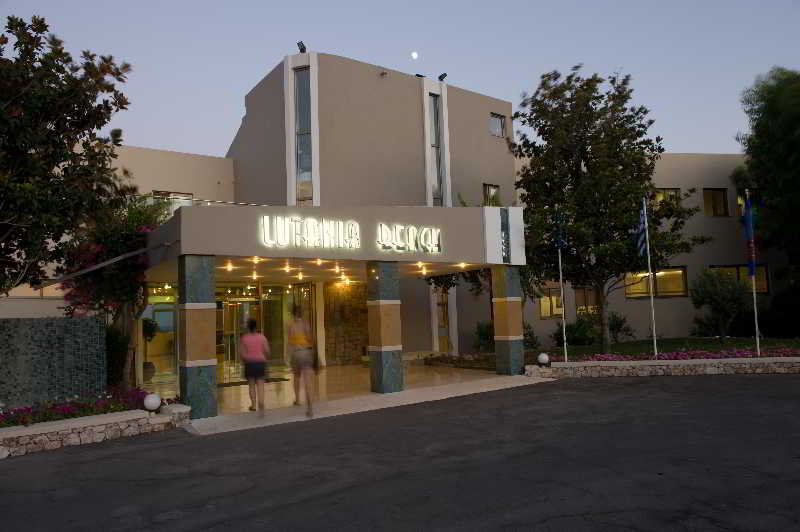 Lutania Beach - фото