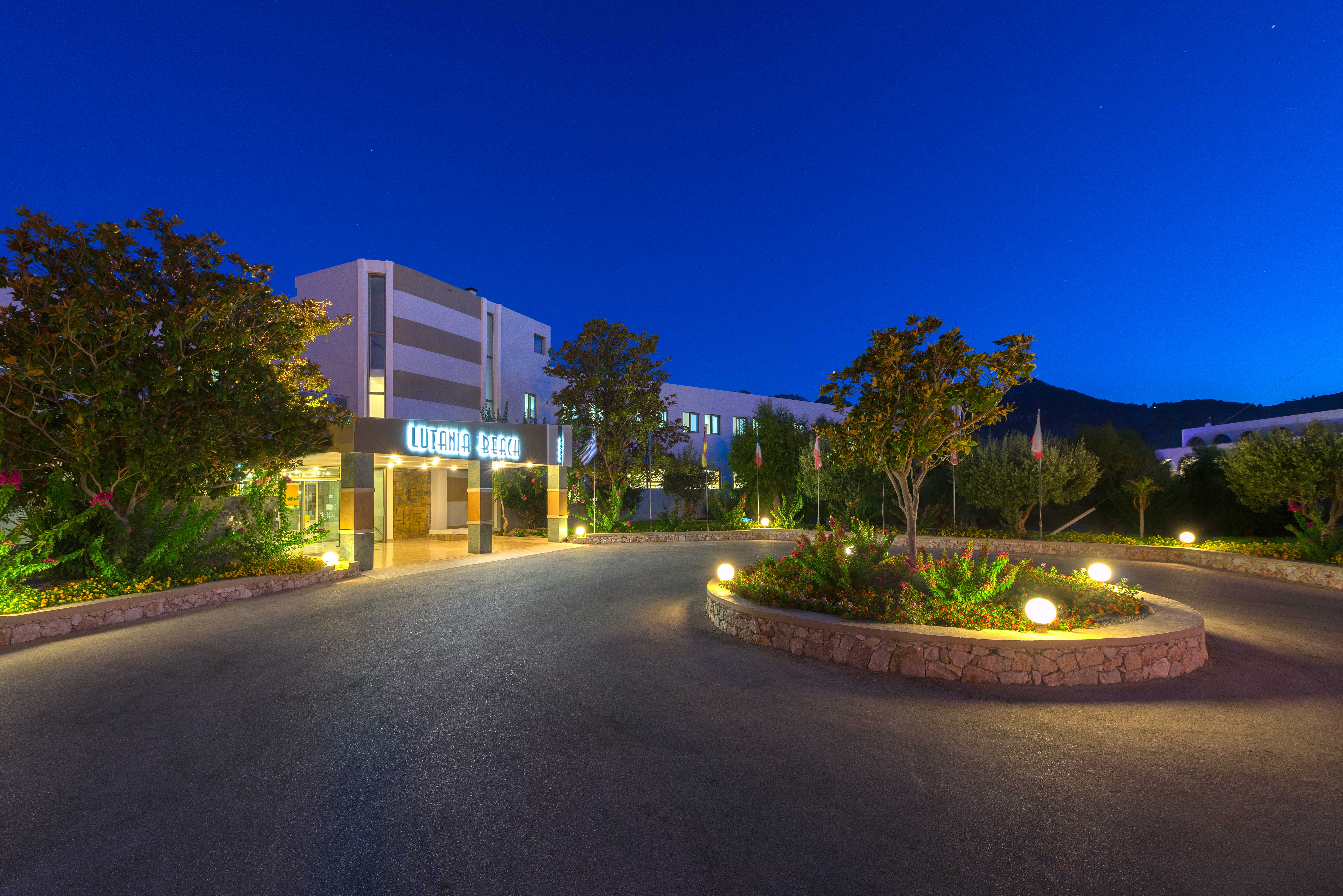 Lutania Beach - фото