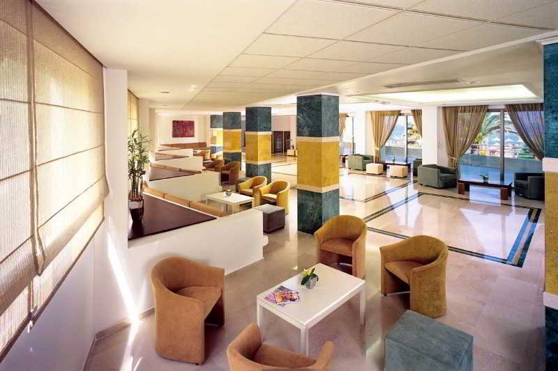 Lutania Beach - фото