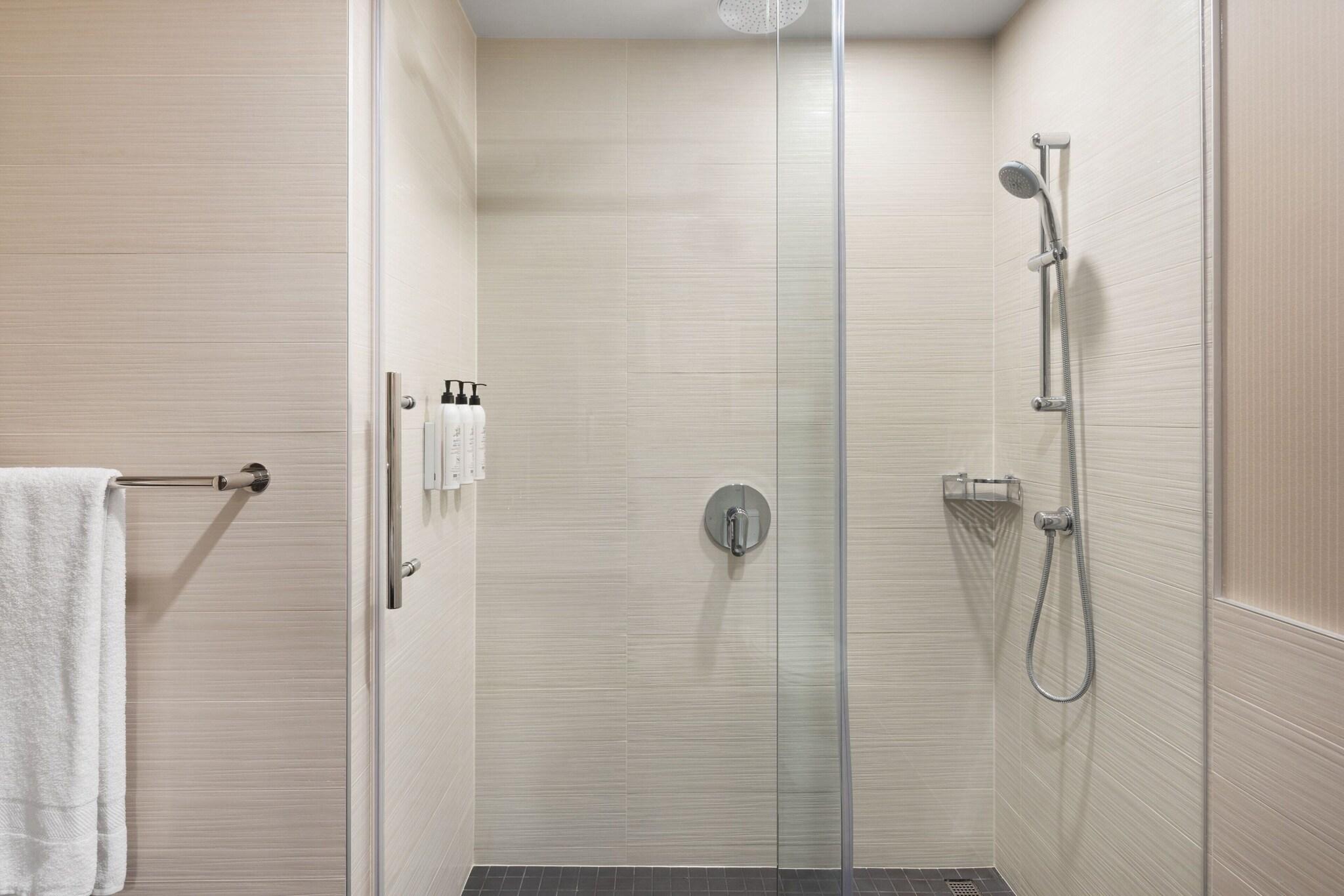 Delta Hotels Edmonton Centre Suites