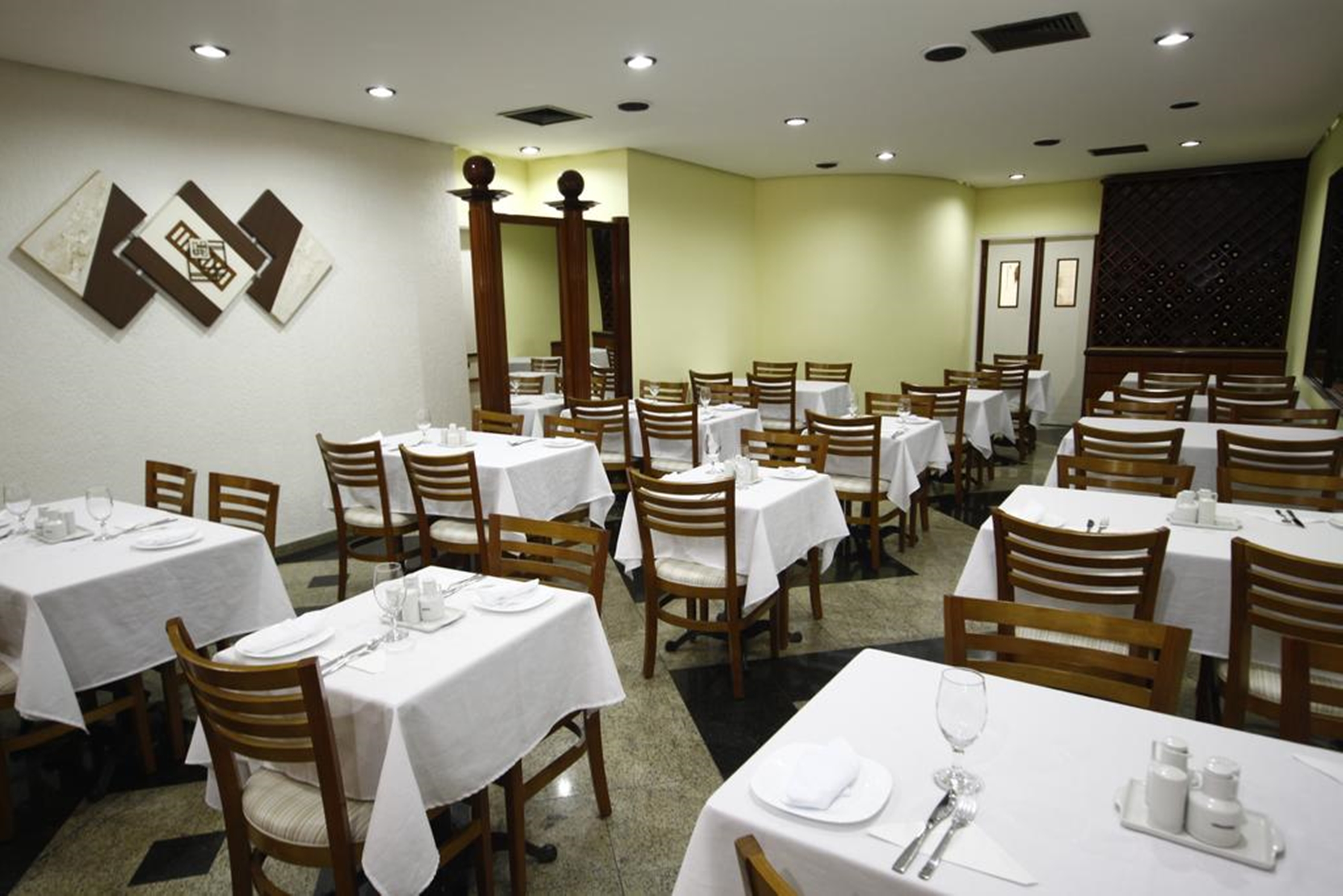 London Class Suites