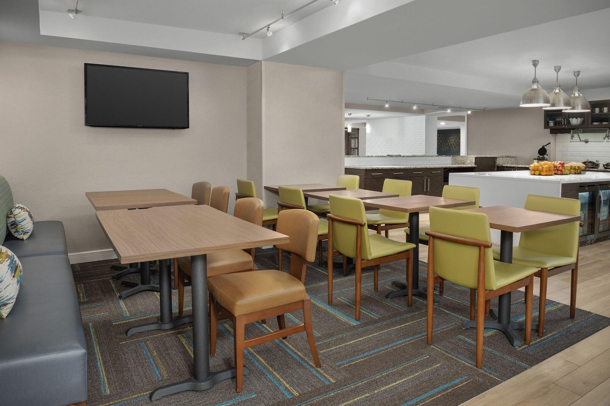 Doubletree Guest Suites