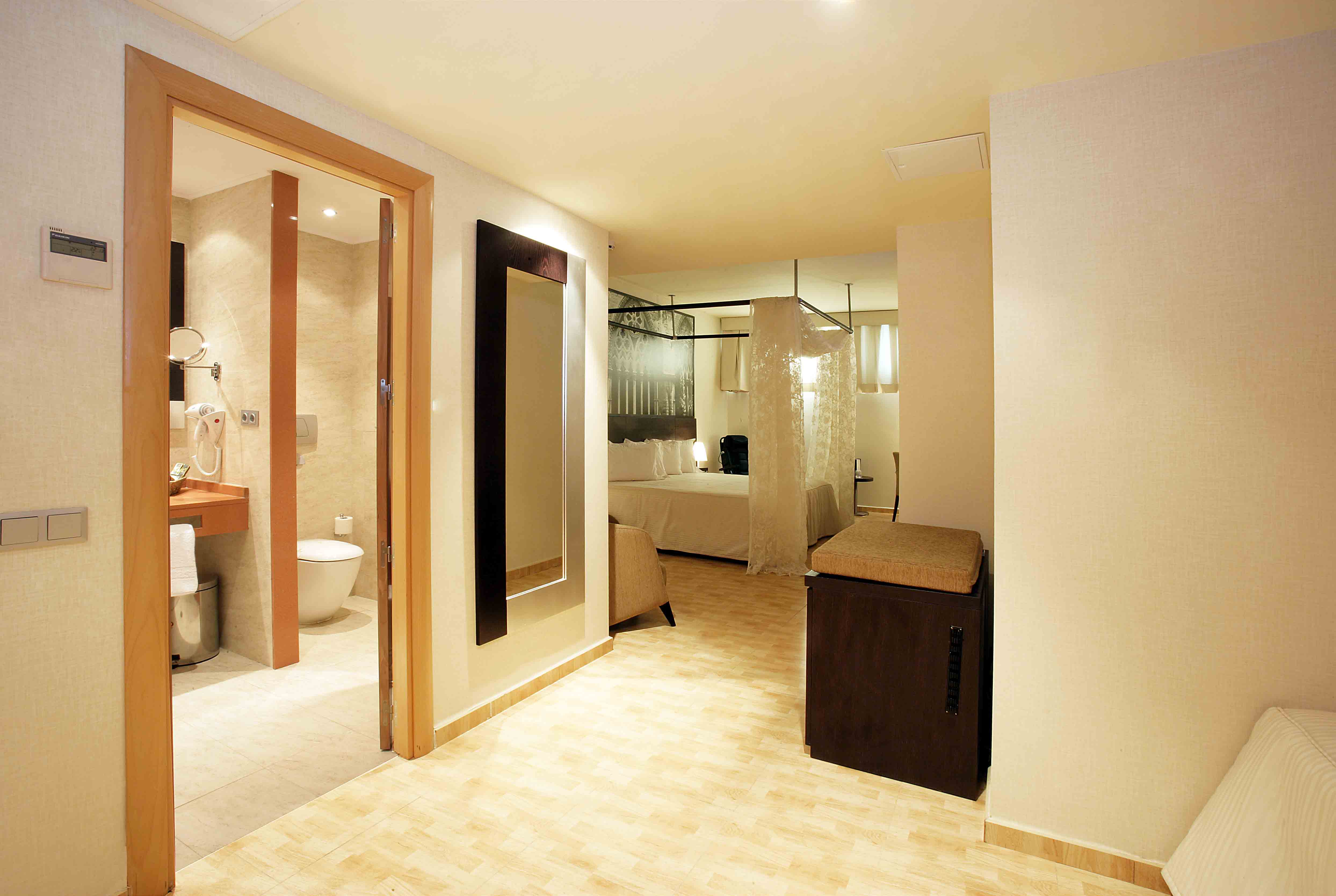 Quad room