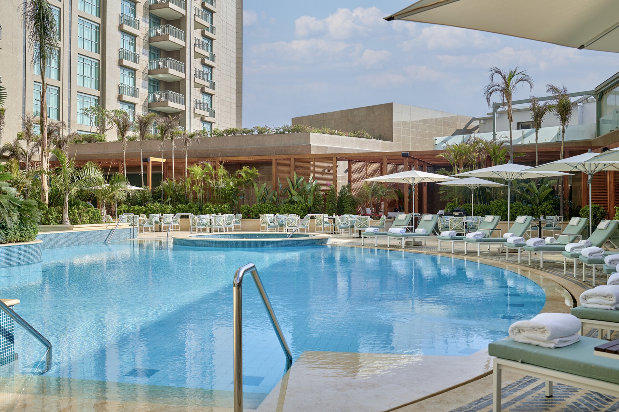 Four Seasons Hotel Cairo at Nile Plaza by null