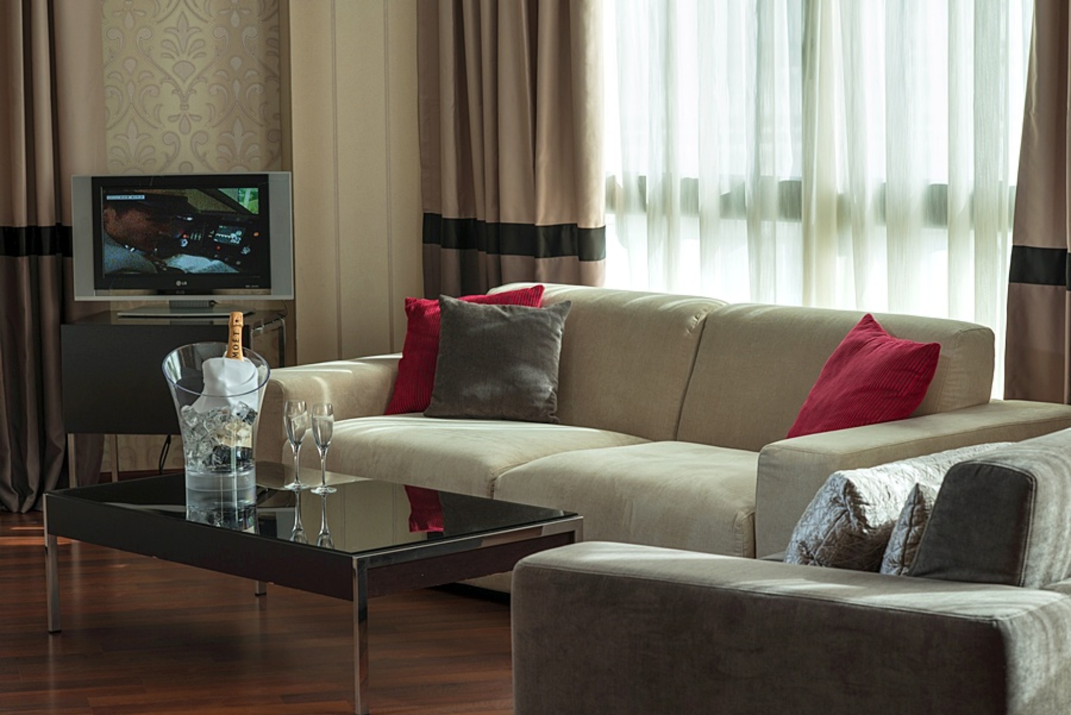 Radisson RED Madrid by null