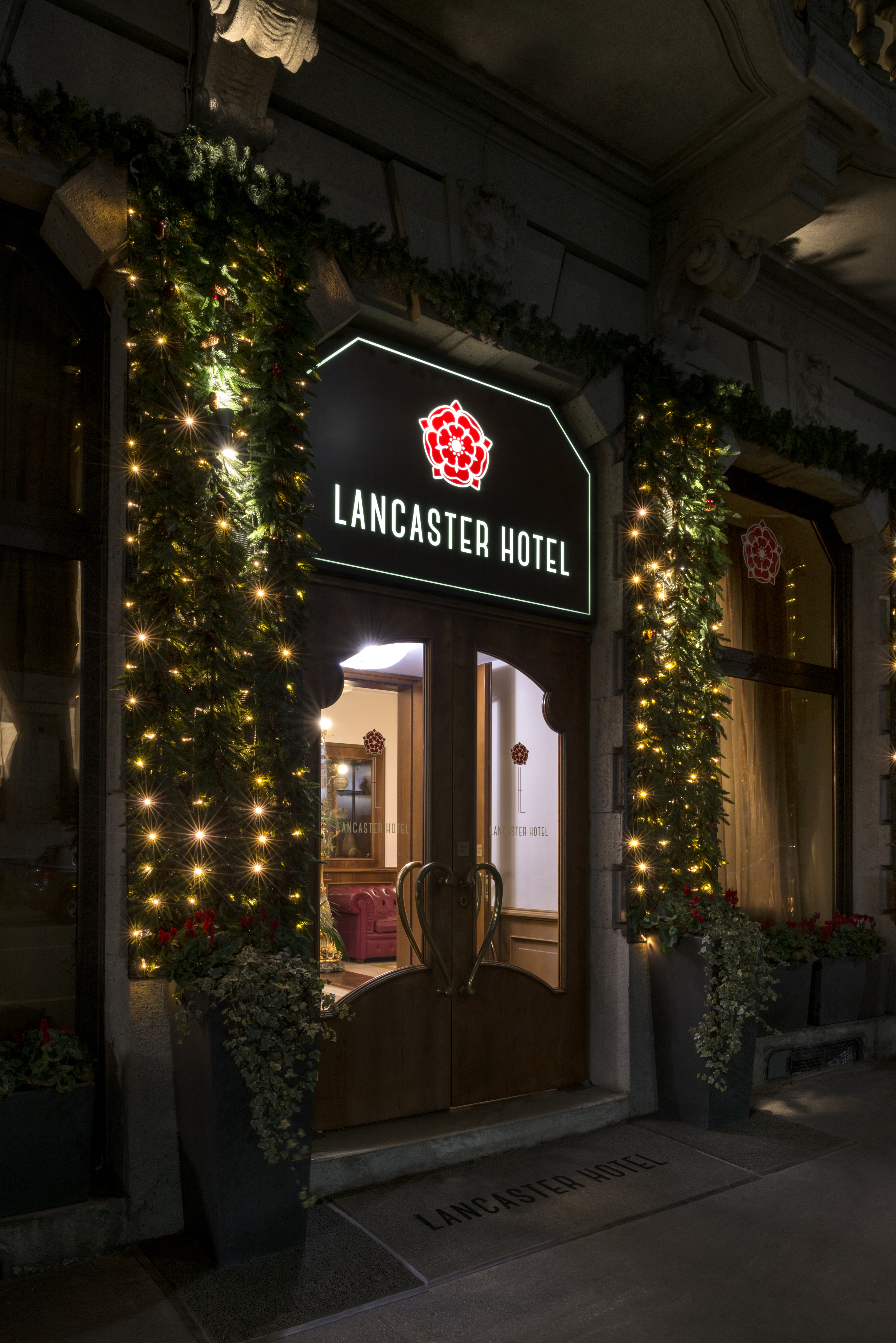 Lancaster Hotel - photo