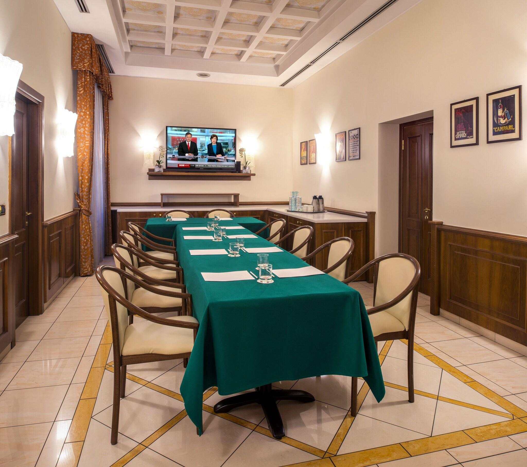 Lancaster Hotel - photo