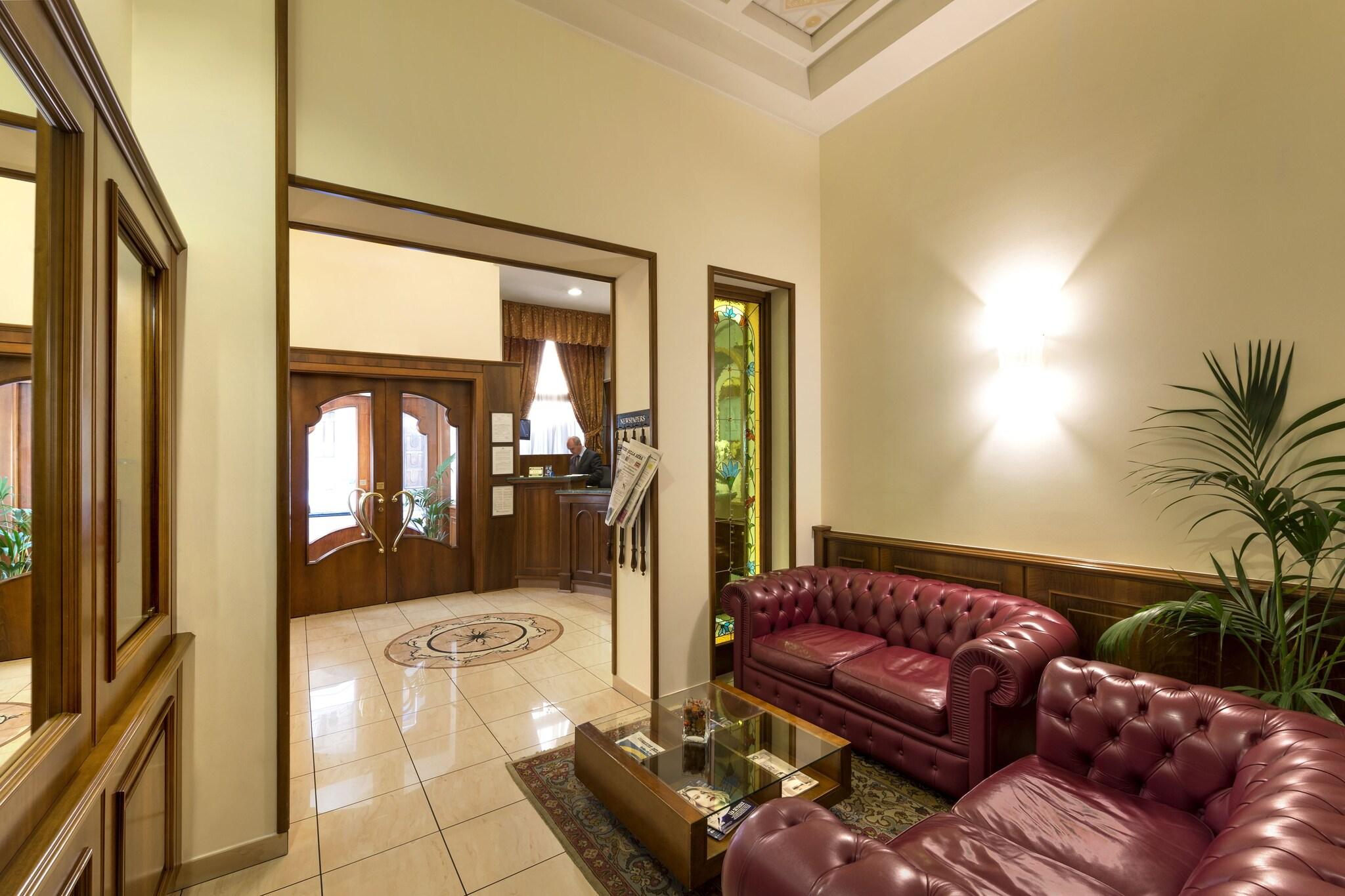 Lancaster Hotel - photo