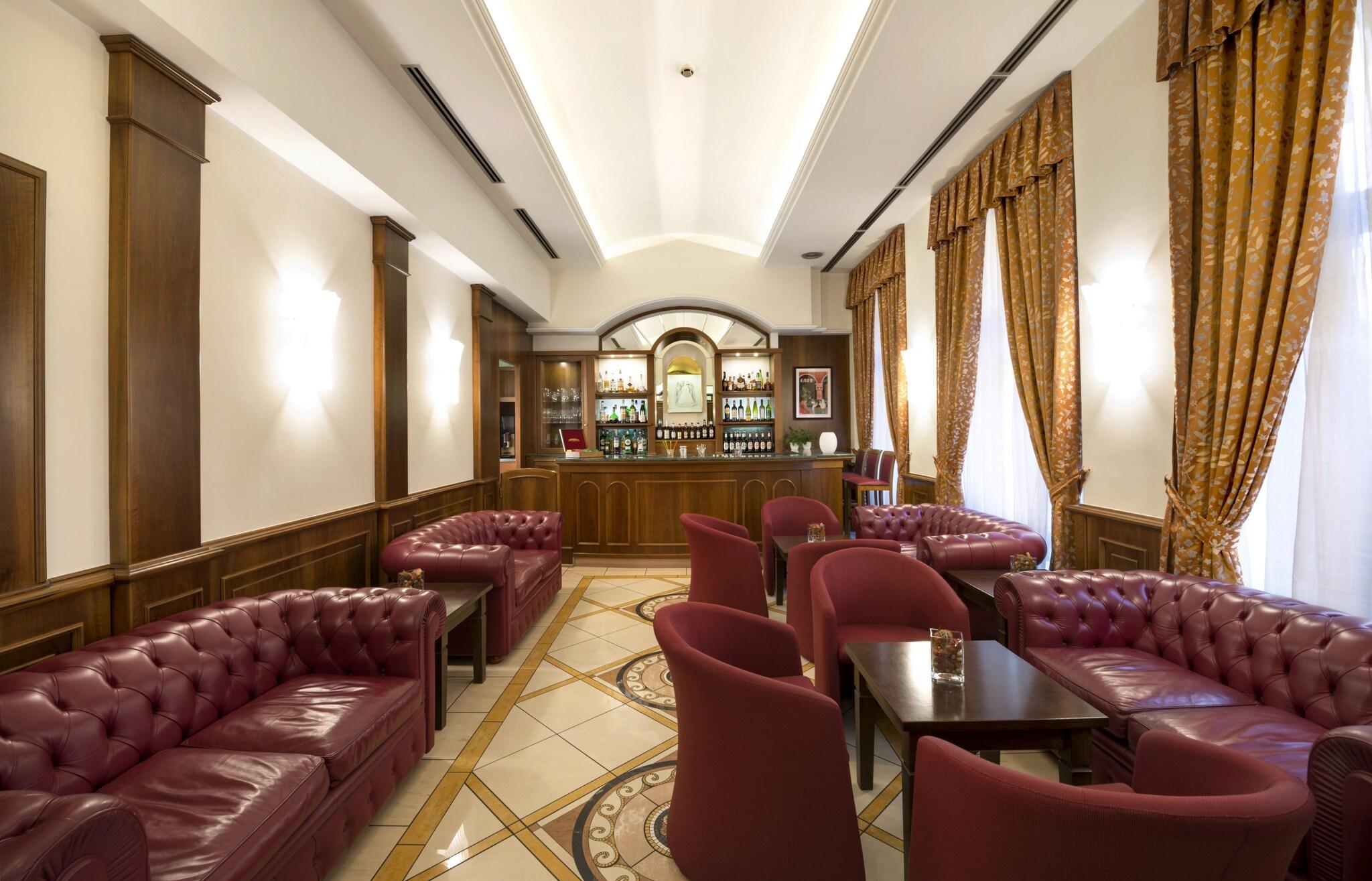 Lancaster Hotel - photo