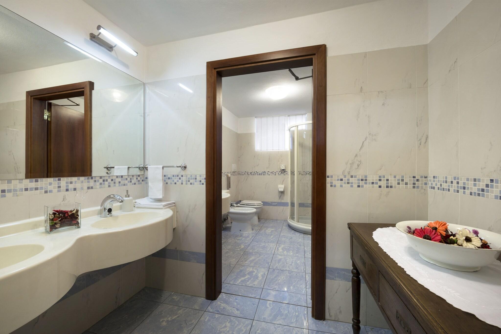 Lancaster Hotel - photo