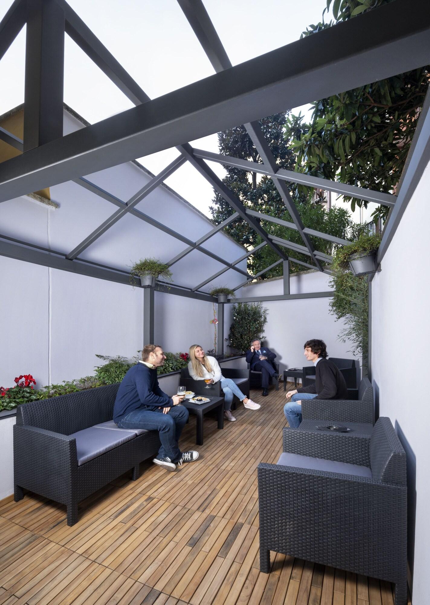 Lancaster Hotel - photo