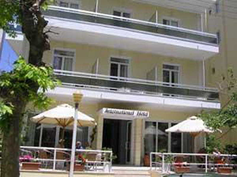 International Hotel by null