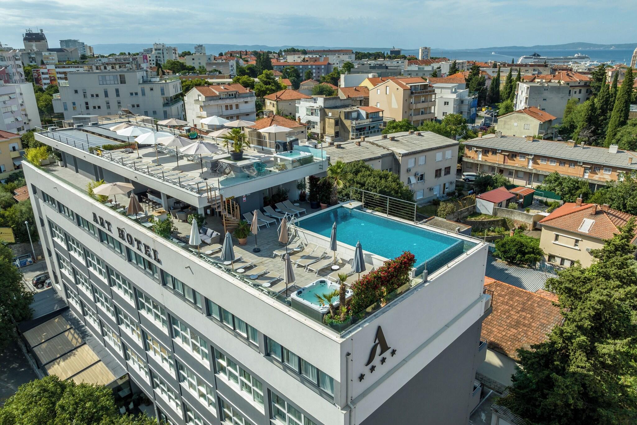 Art Hotel - фото