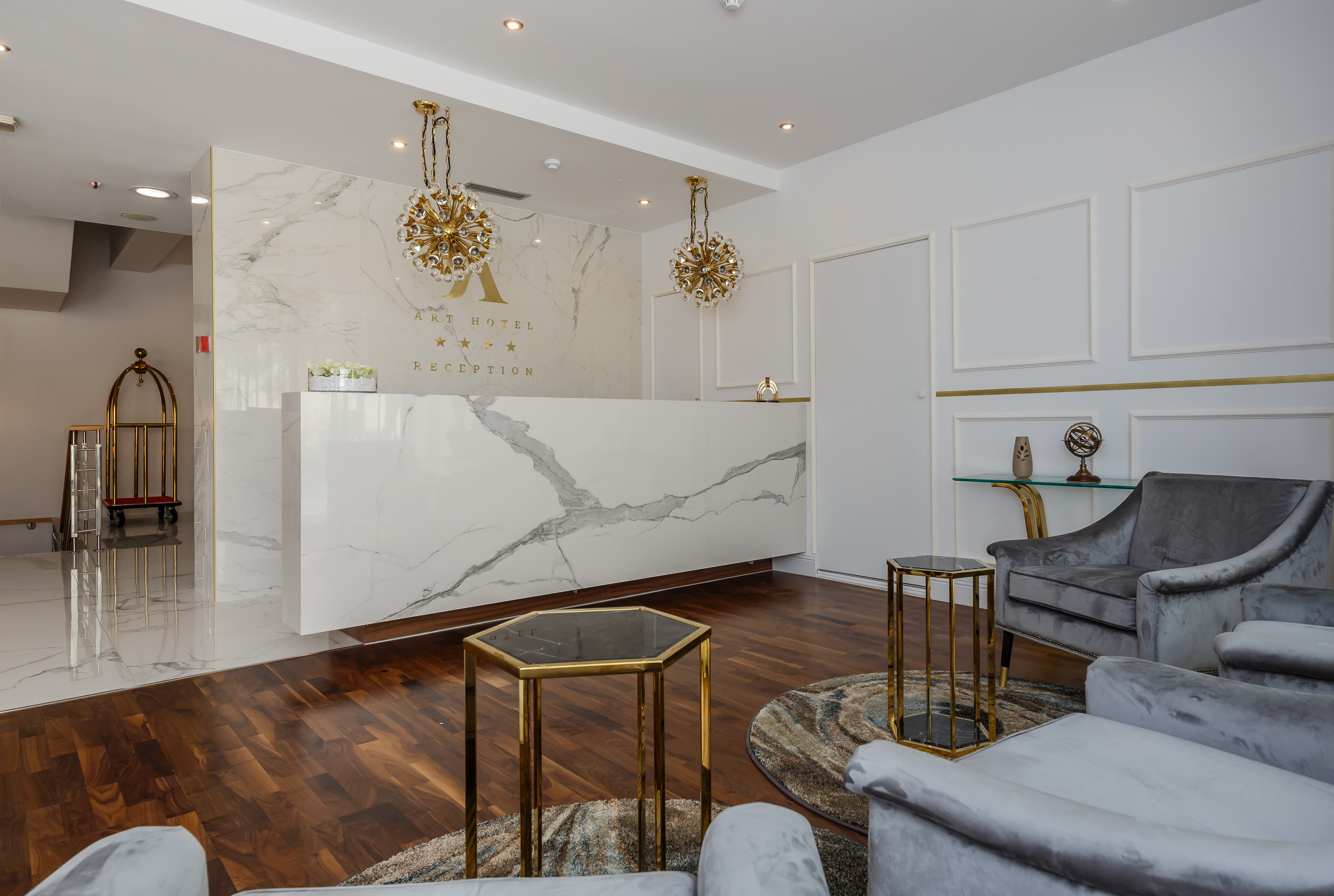 Art Hotel - фото