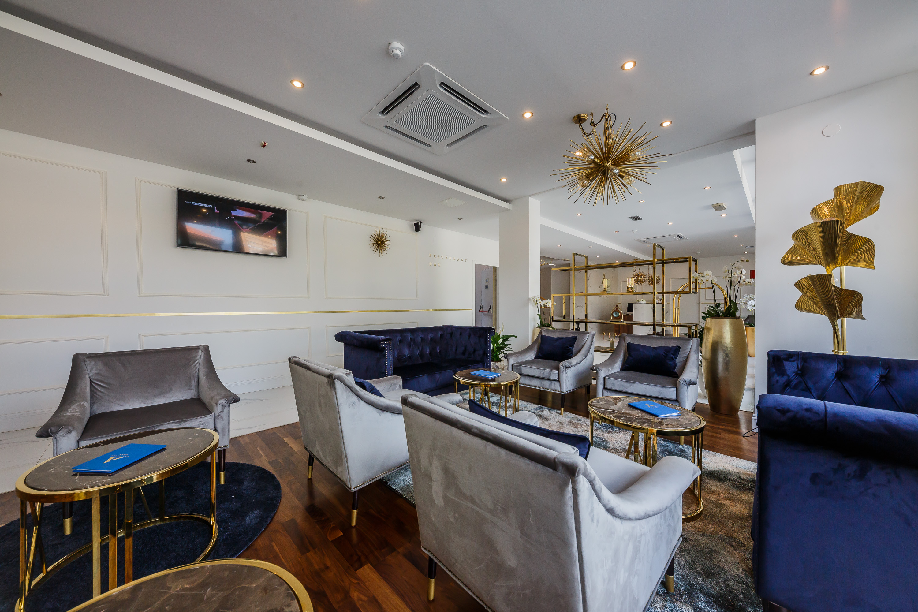 Art Hotel - фото