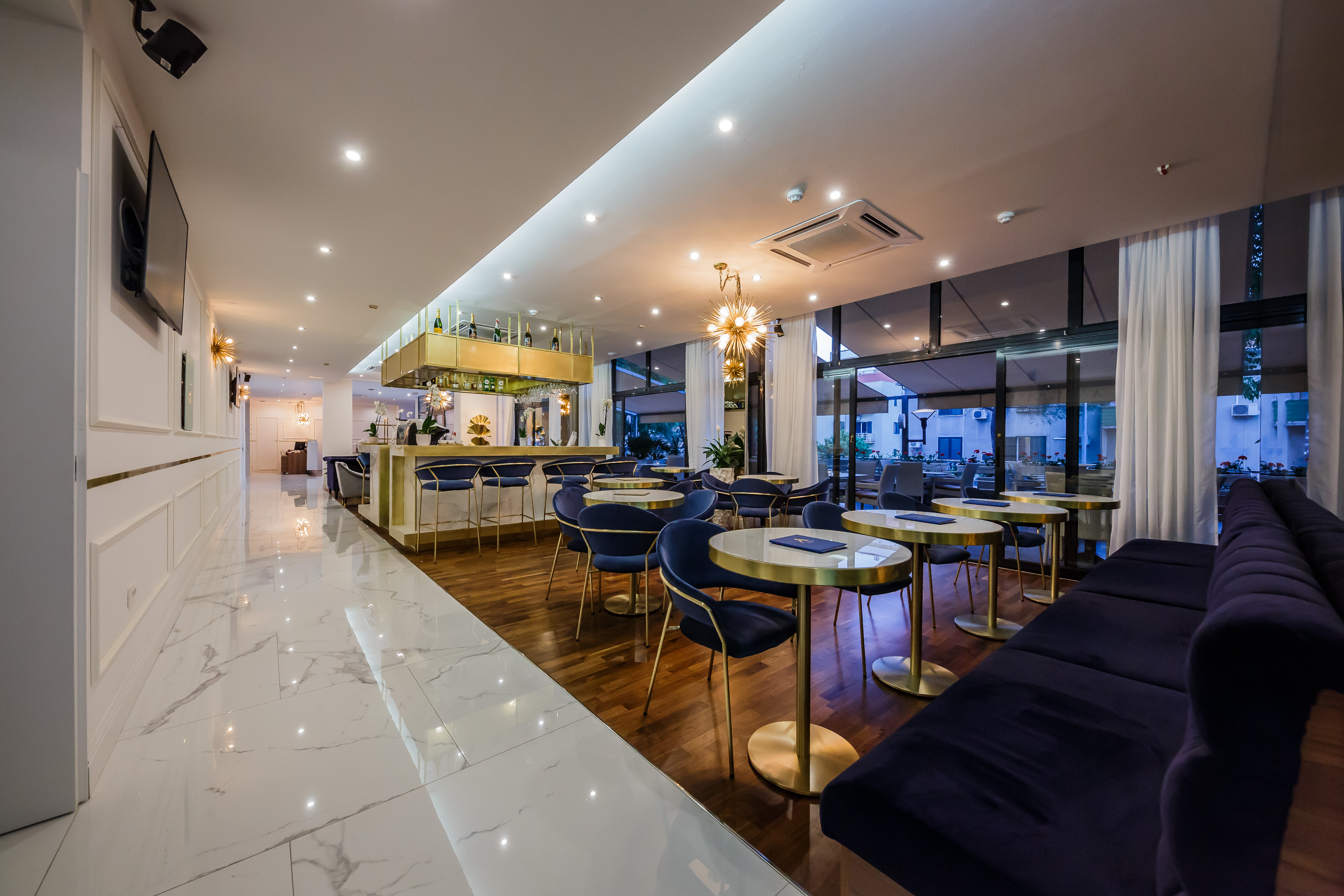 Art Hotel - фото