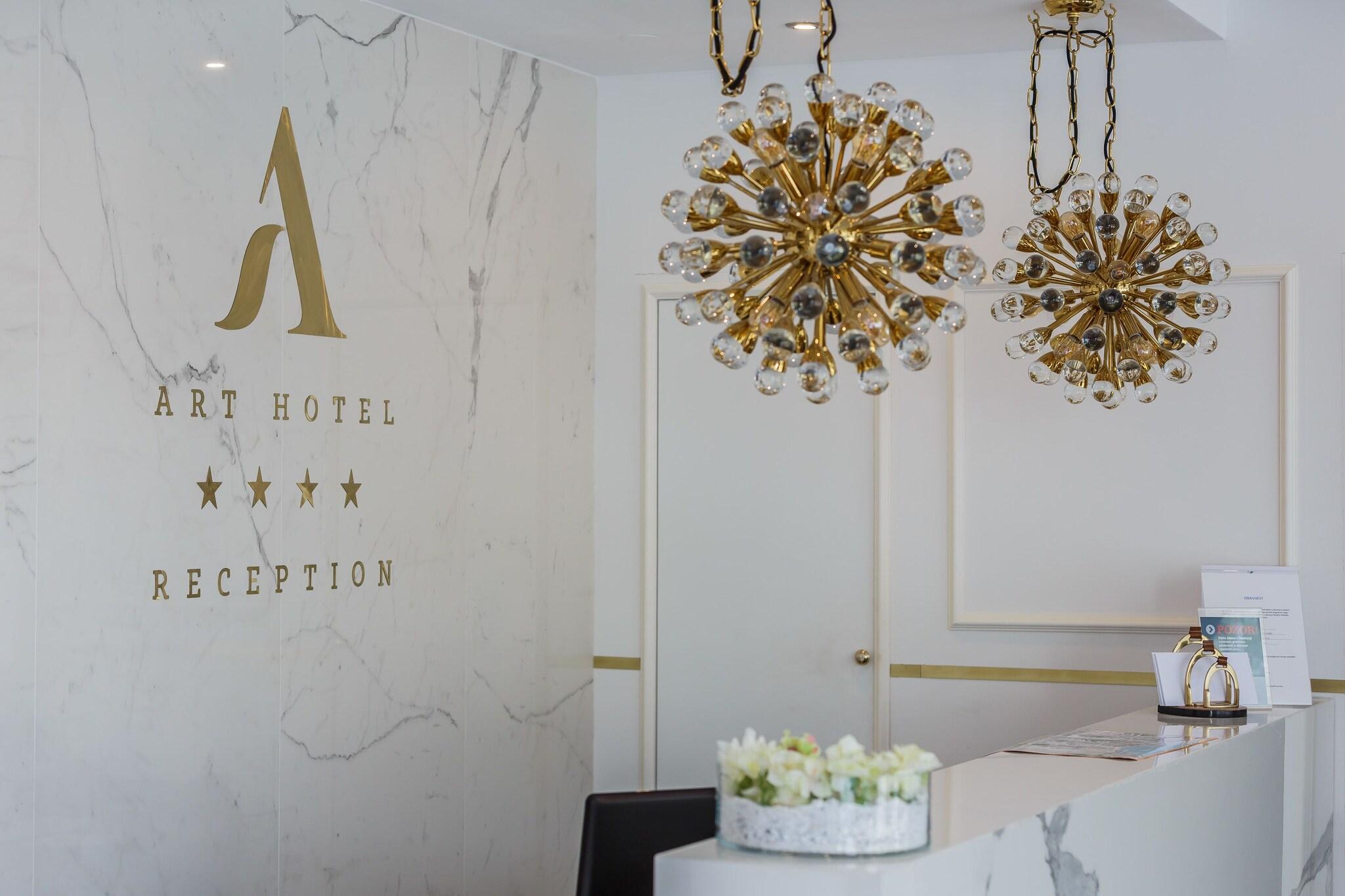 Art Hotel - фото