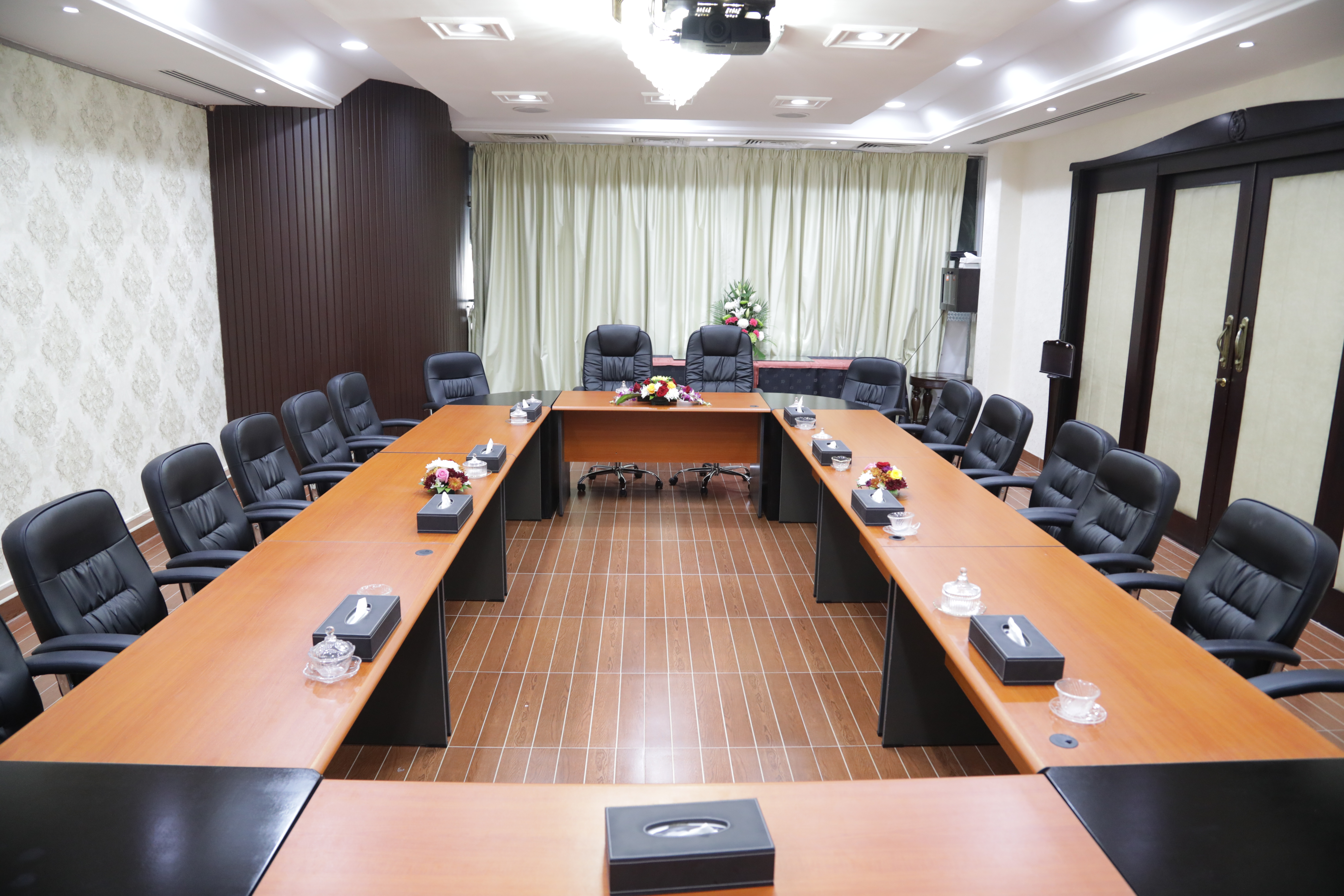 The Park Hotel Ex Al Jawhara Gardens - photo