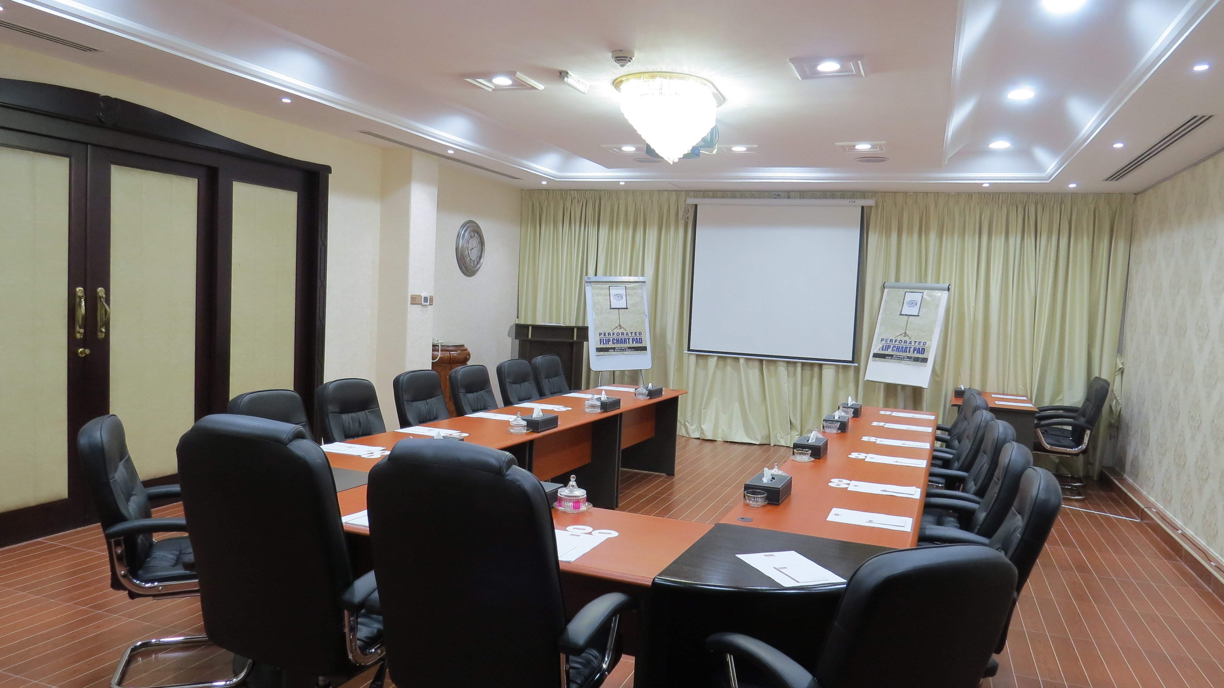 The Park Hotel Ex Al Jawhara Gardens - photo