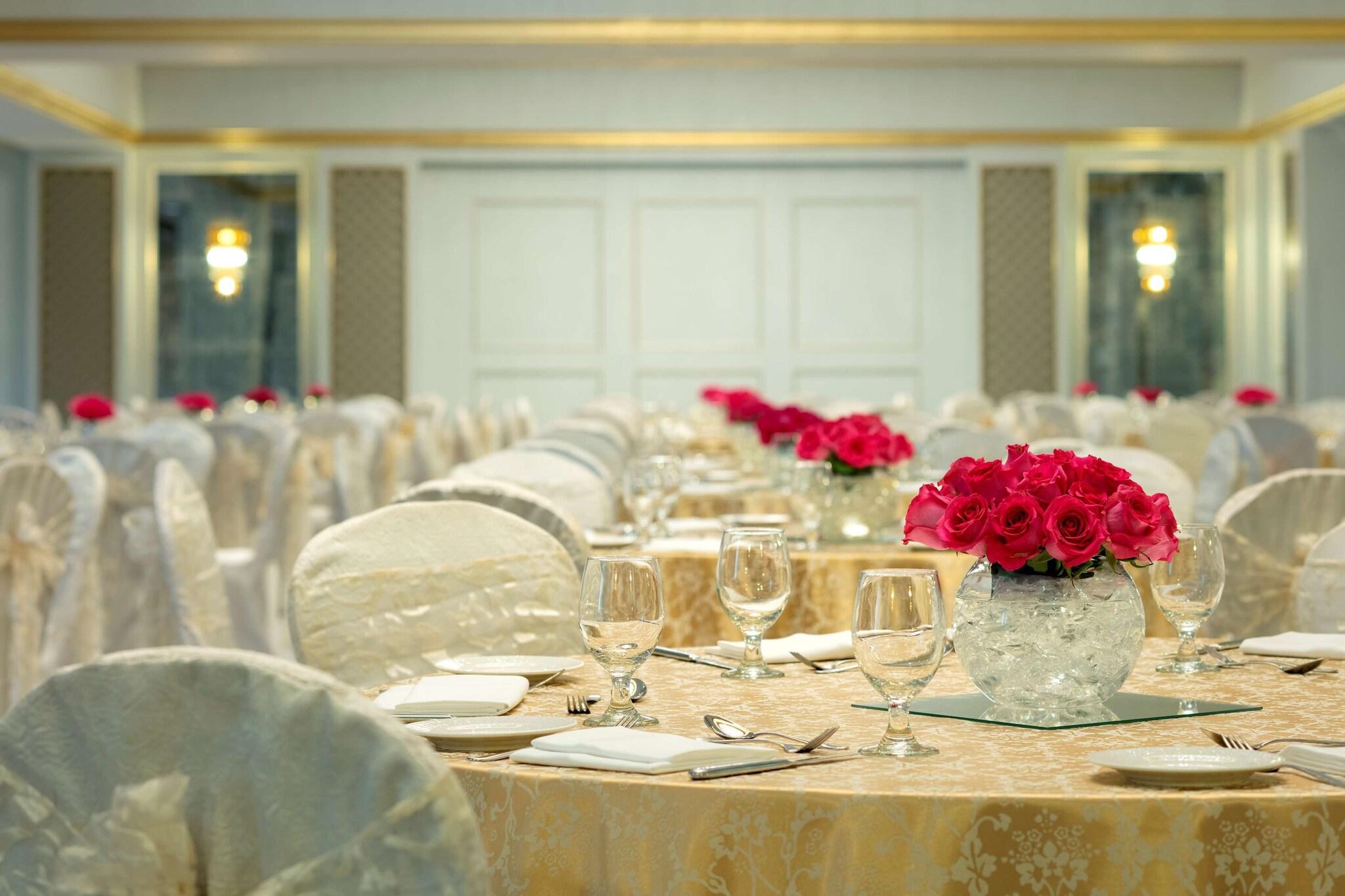 Radisson Blu Deira Creek - photo