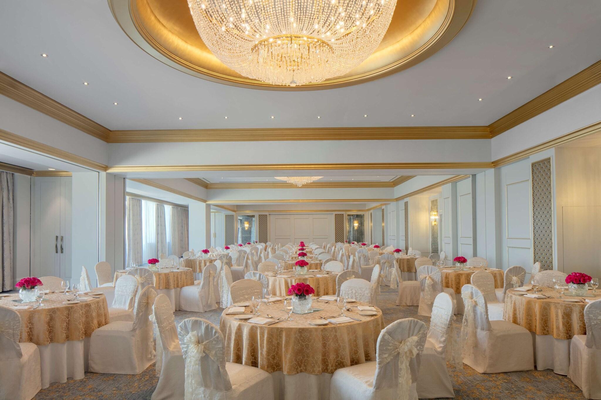 Radisson Blu Deira Creek - photo