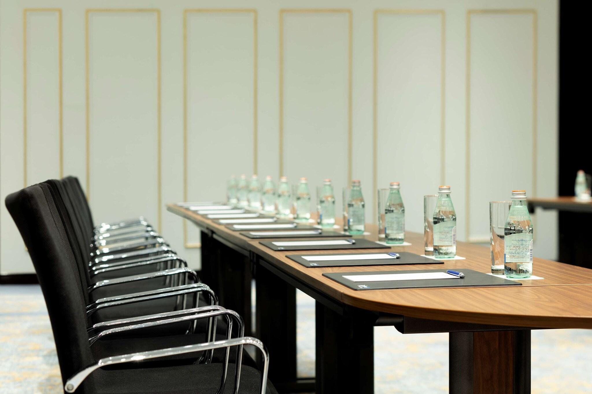 Radisson Blu Deira Creek - photo